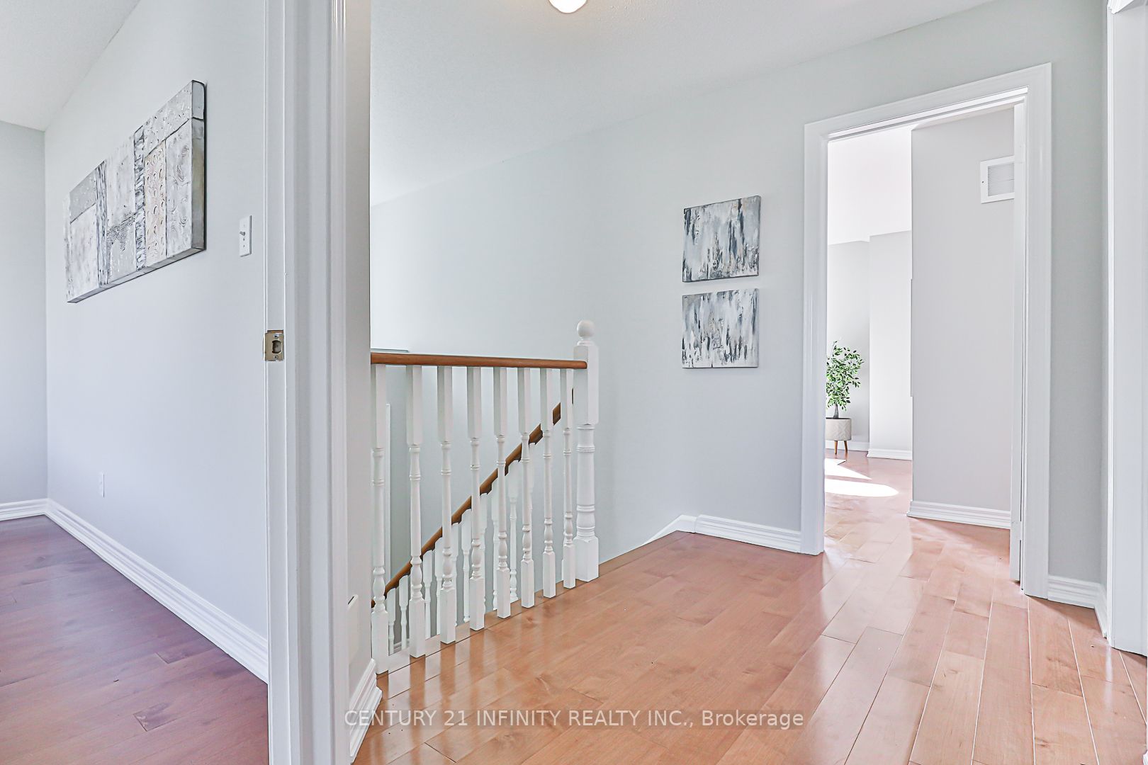 77 Sandford Cres