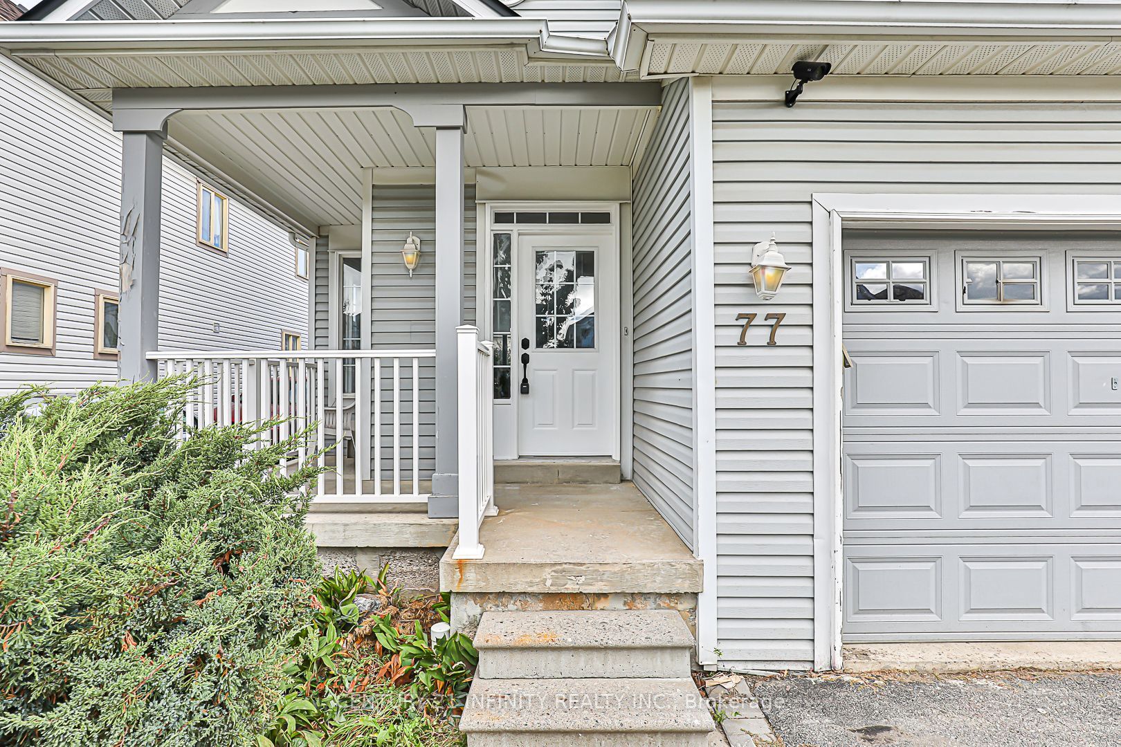 77 Sandford Cres