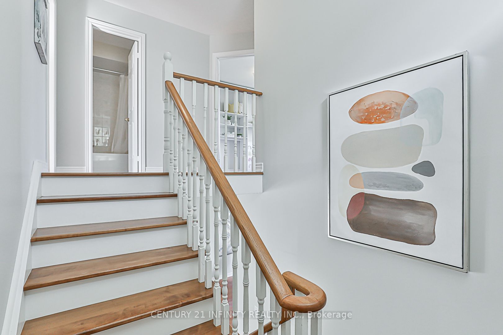 77 Sandford Cres