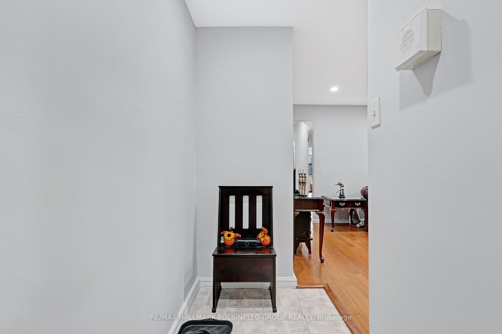 915 Midland Ave N, #403