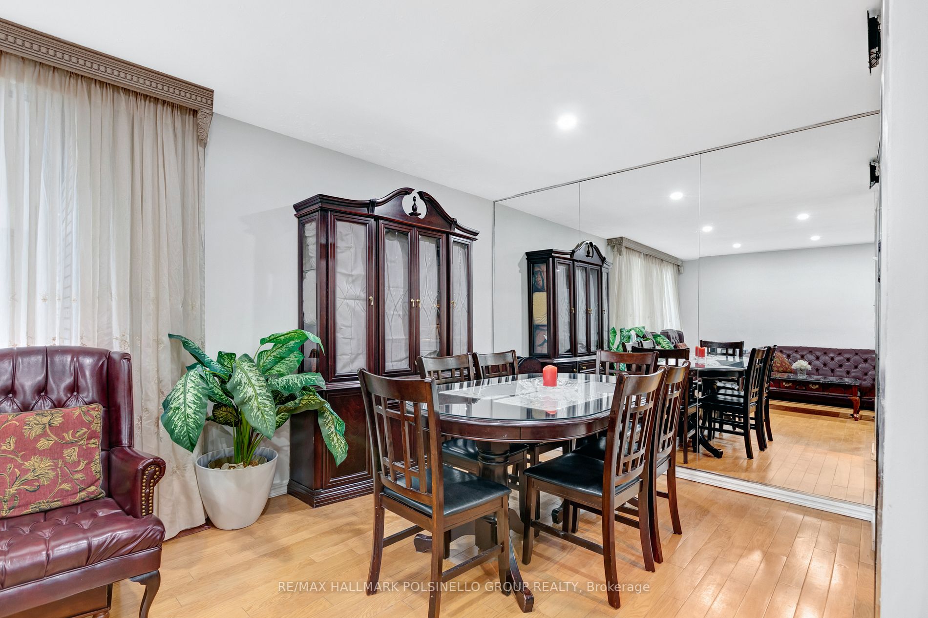 915 Midland Ave N, #403