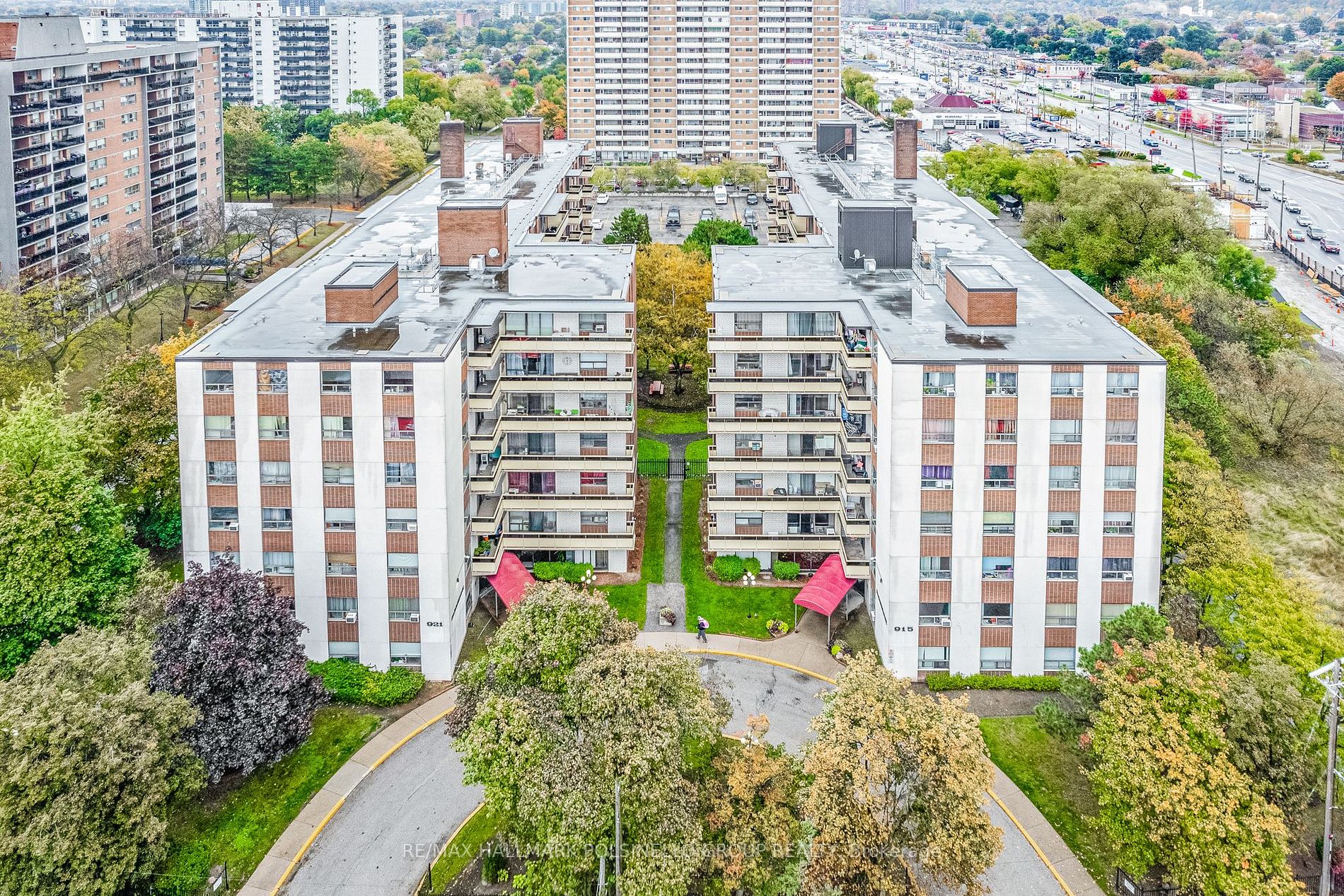 915 Midland Ave N, #403