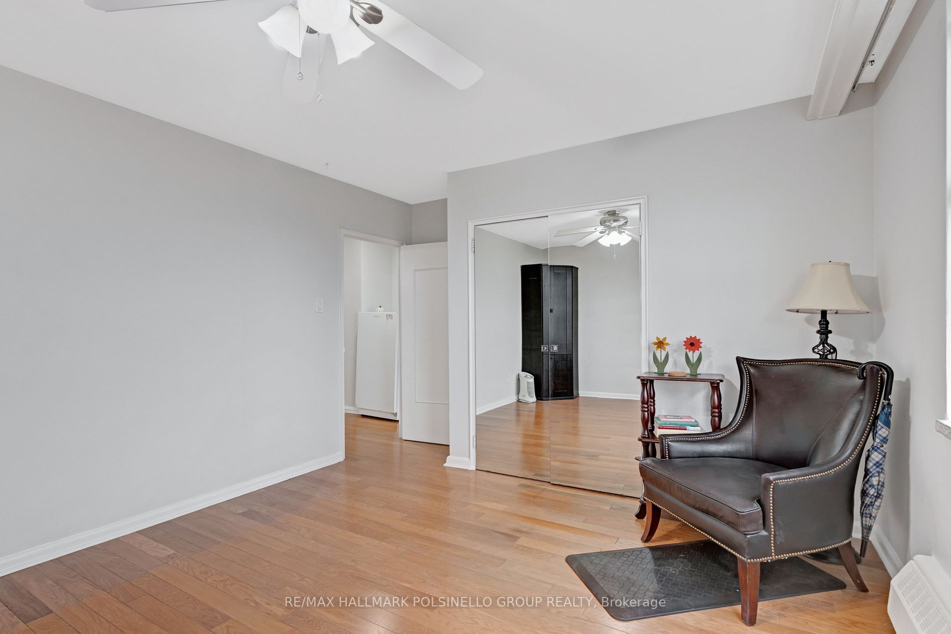 915 Midland Ave N, #403