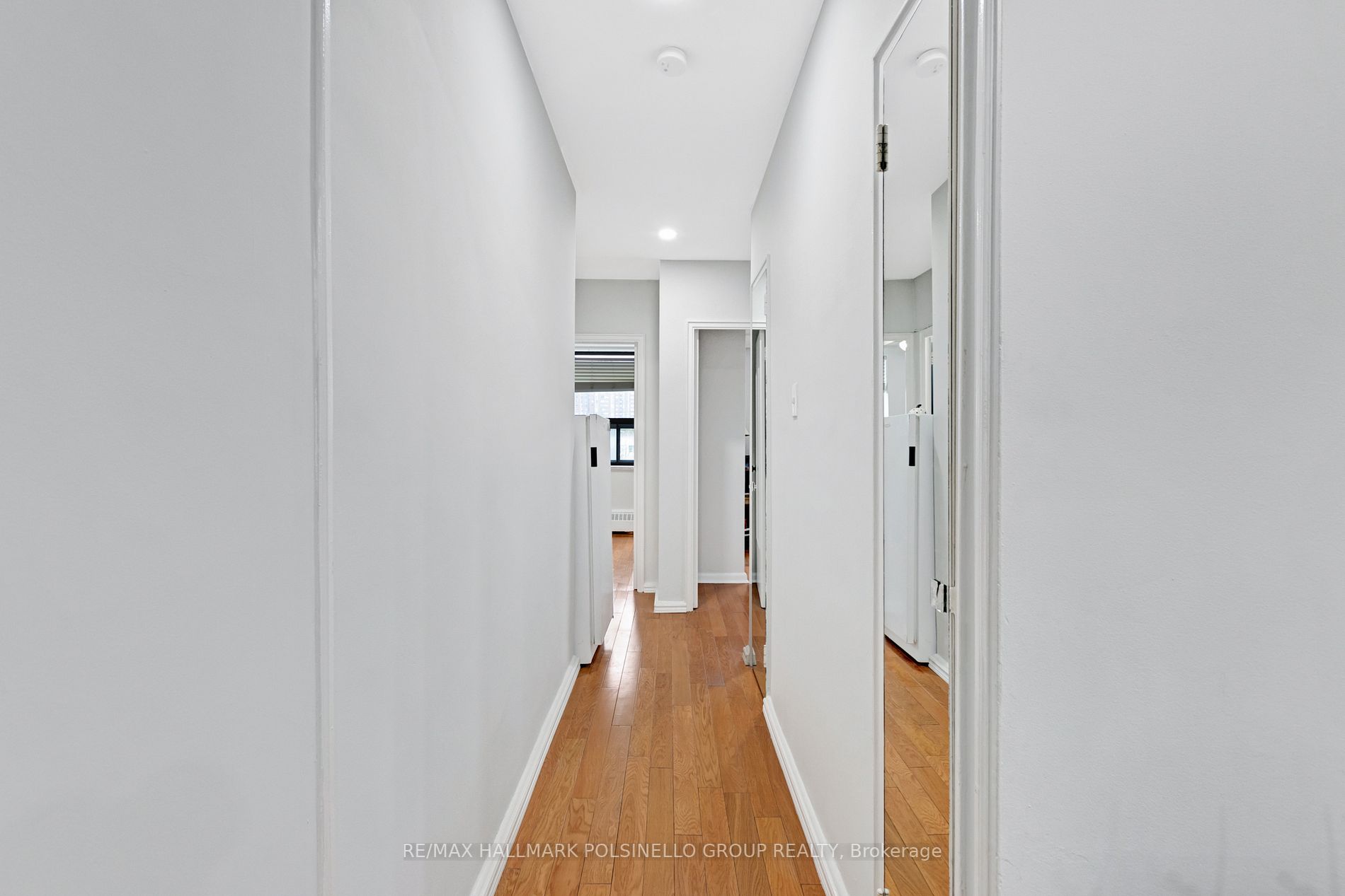 915 Midland Ave N, #403