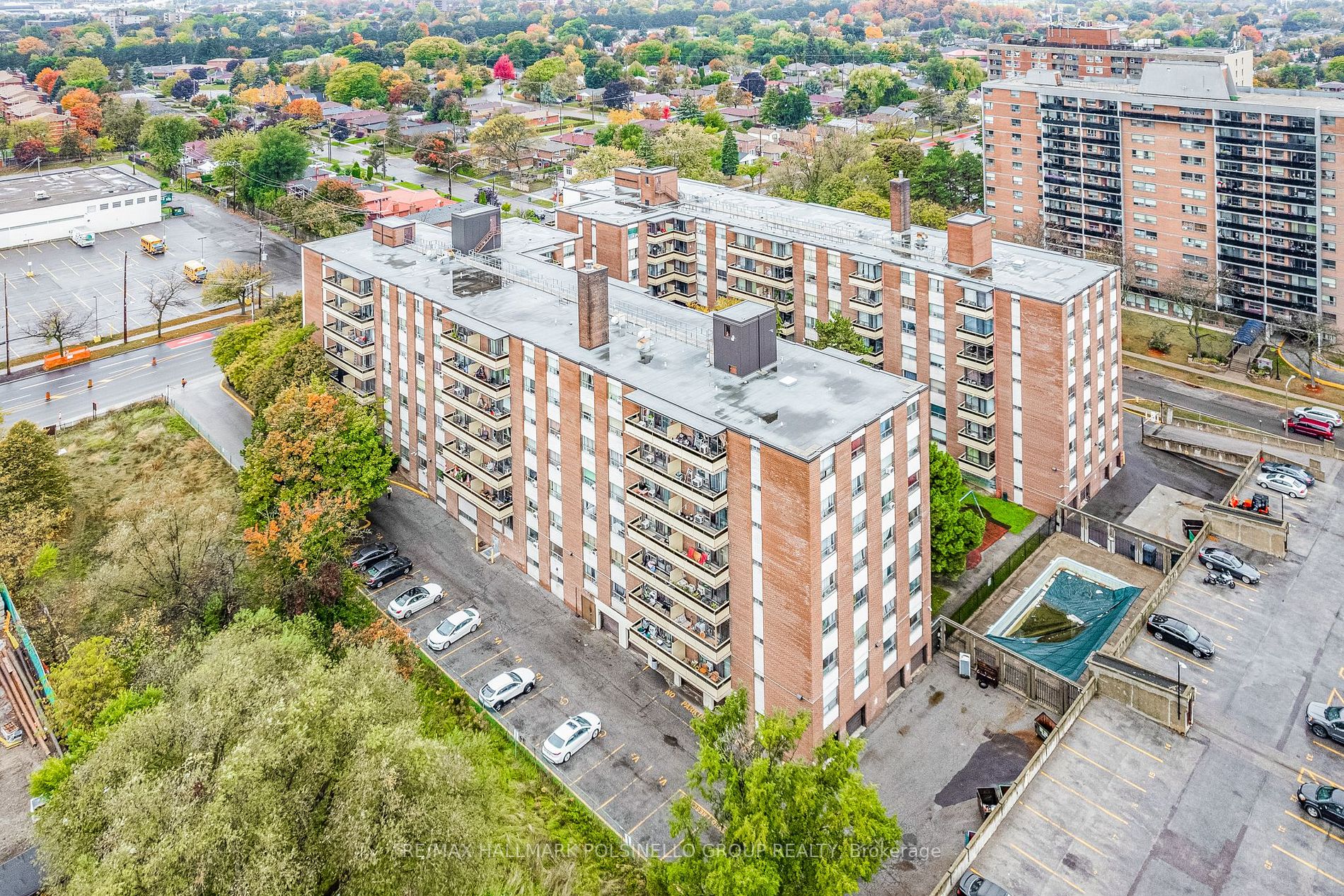 915 Midland Ave N, #403
