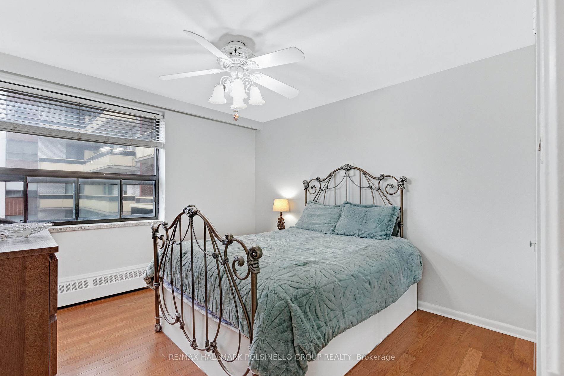 915 Midland Ave N, #403