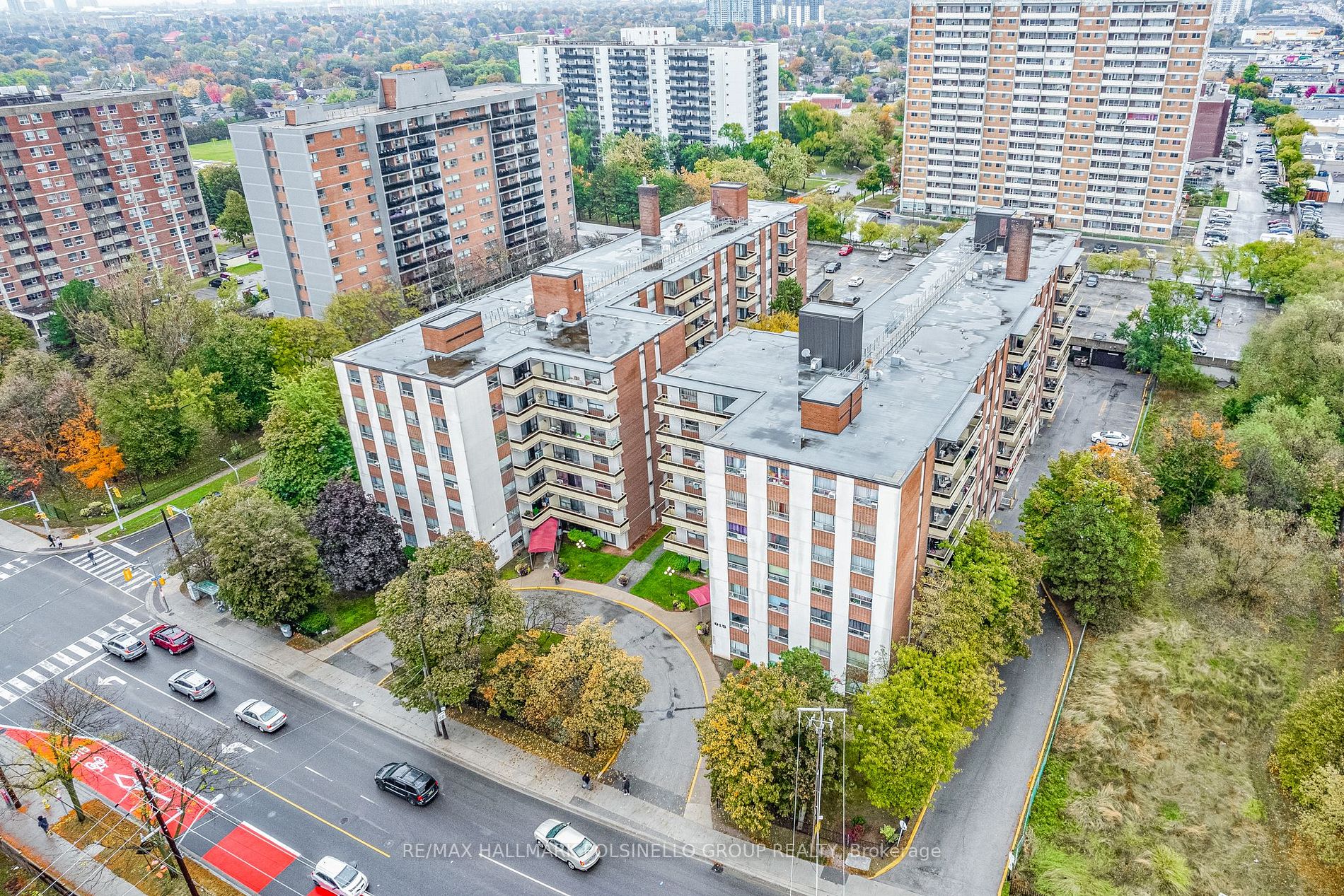915 Midland Ave N, #403