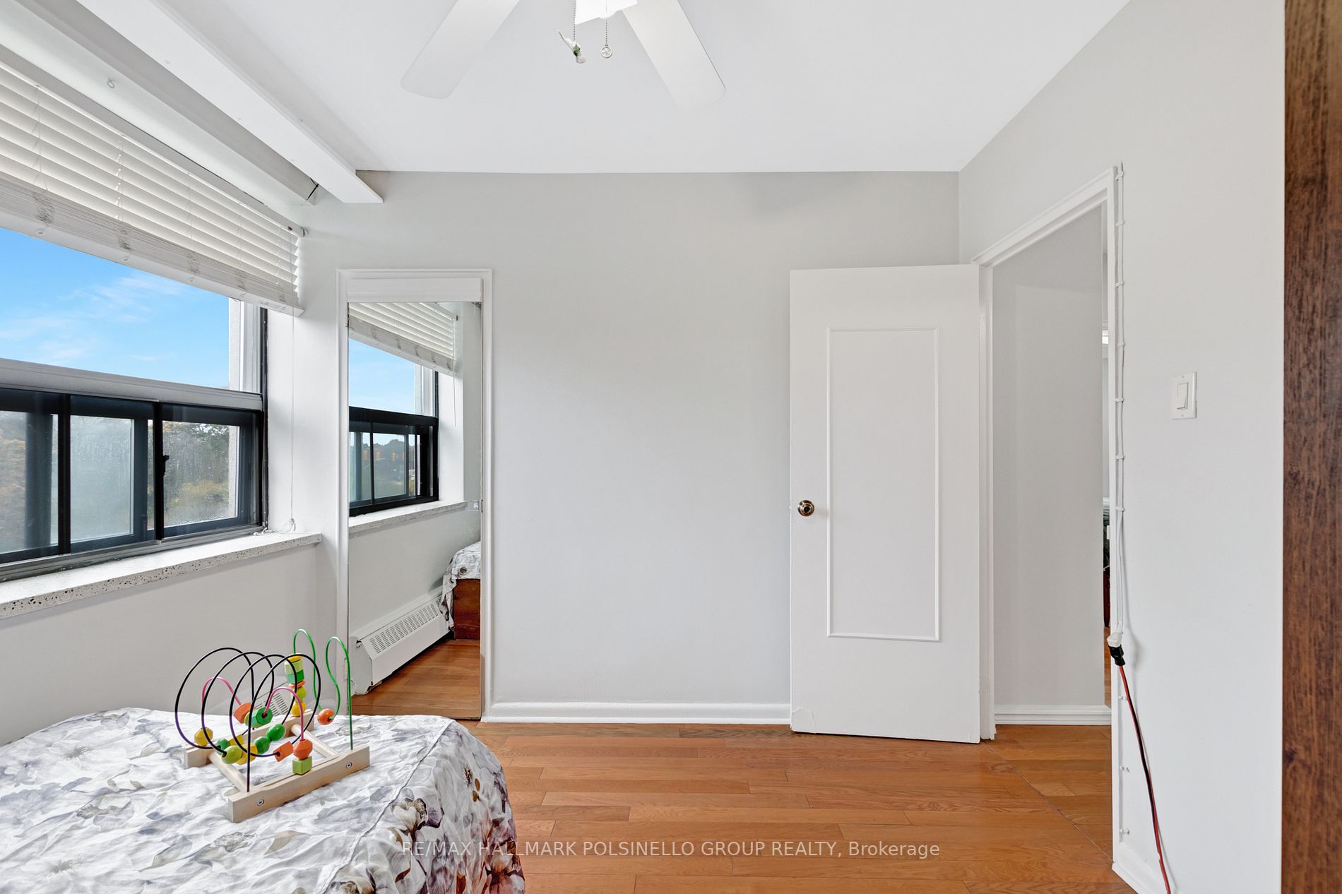 915 Midland Ave N, #403