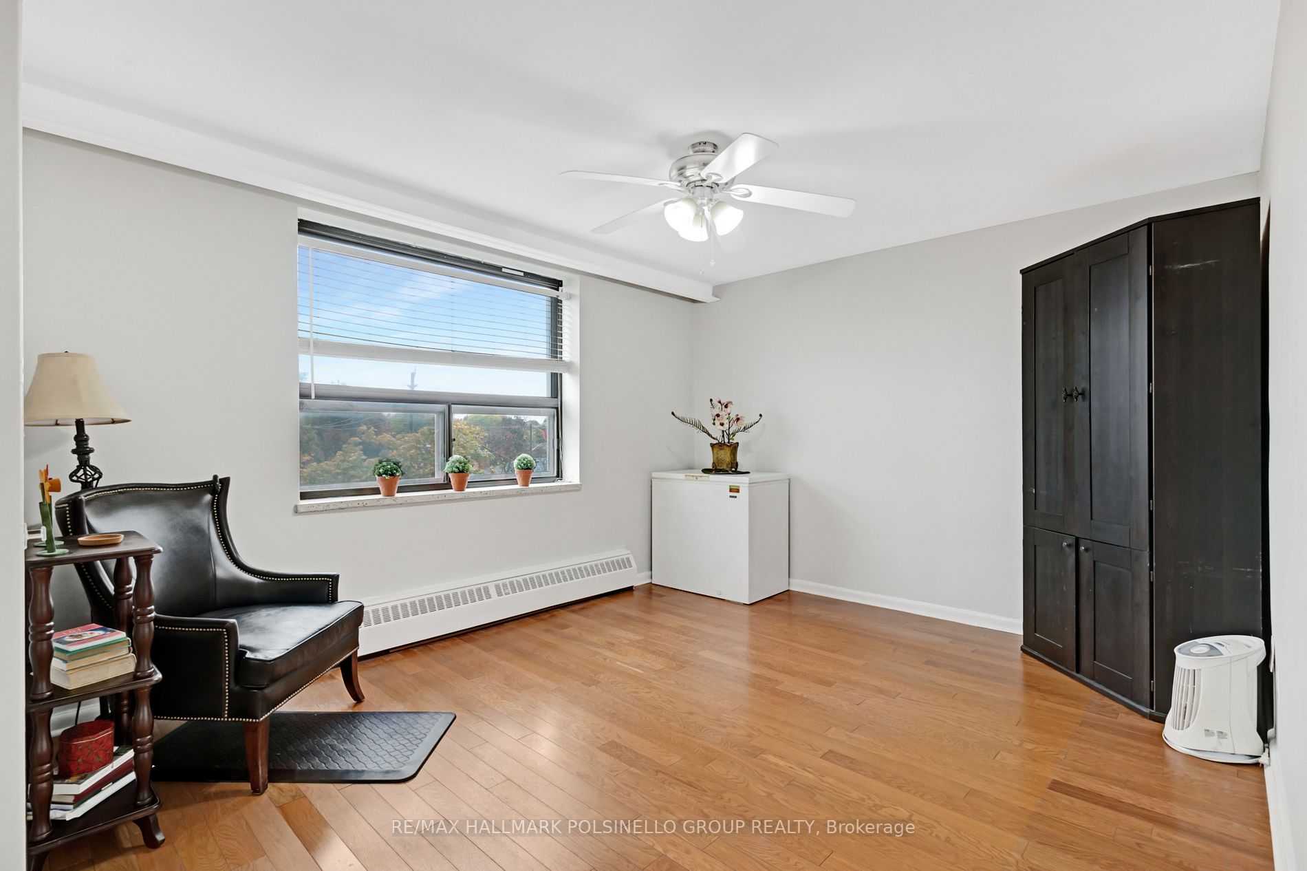 915 Midland Ave N, #403