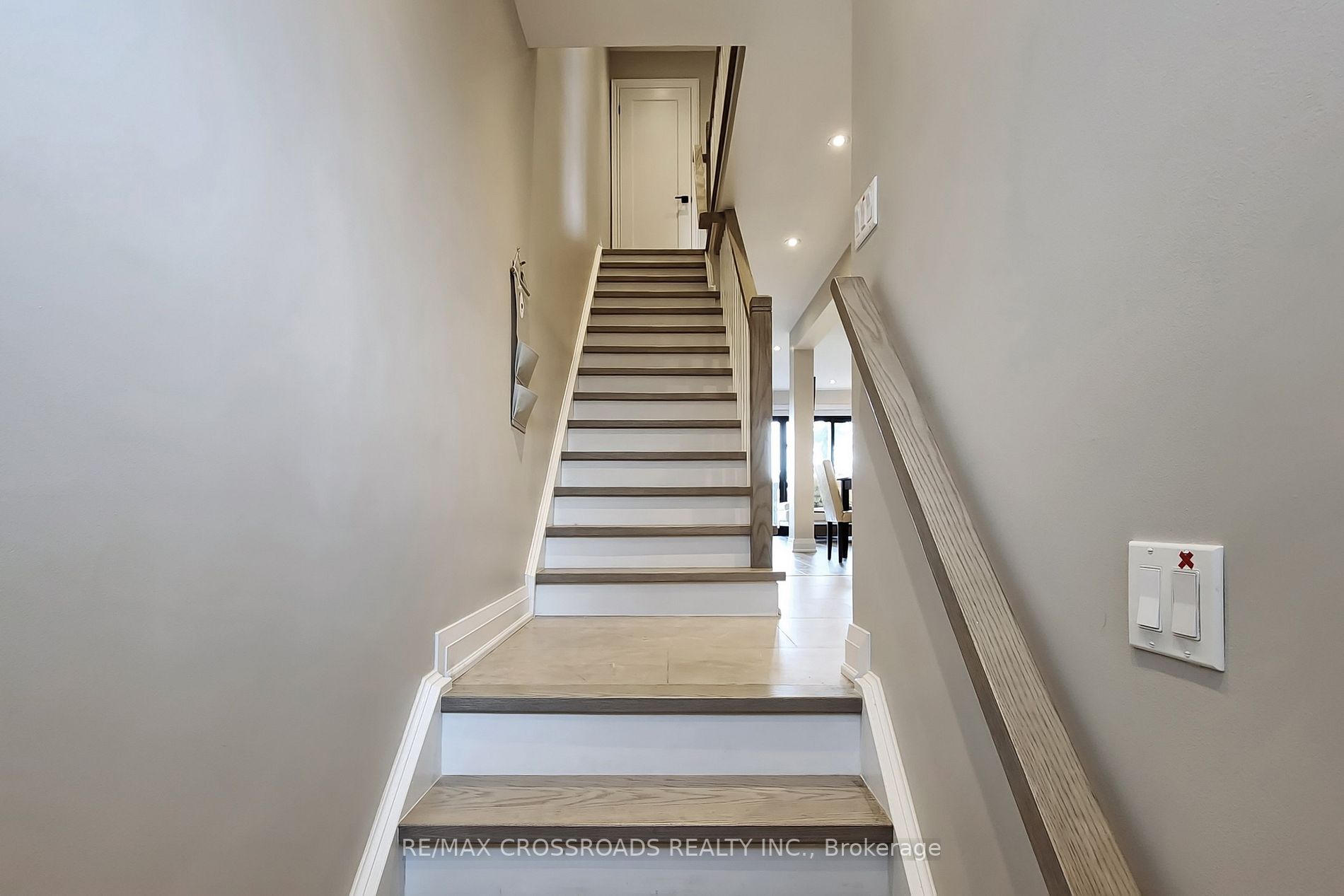 2325 Bridletowne Circ