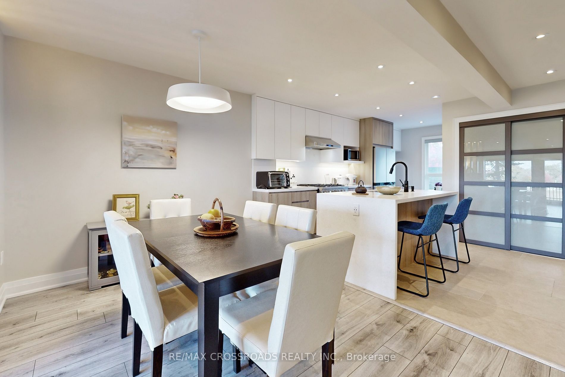 2325 Bridletowne Circ