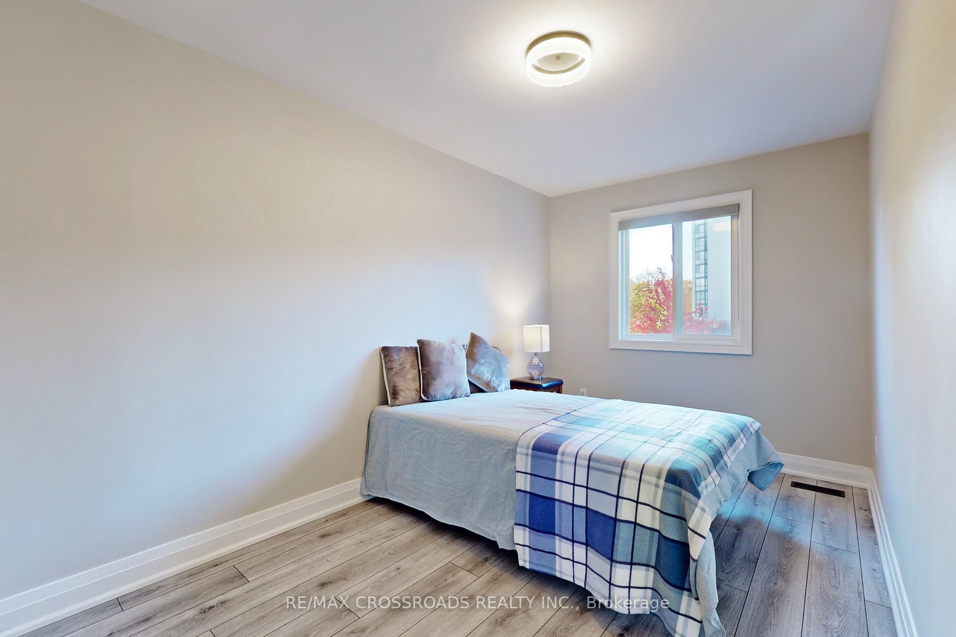 2325 Bridletowne Circ
