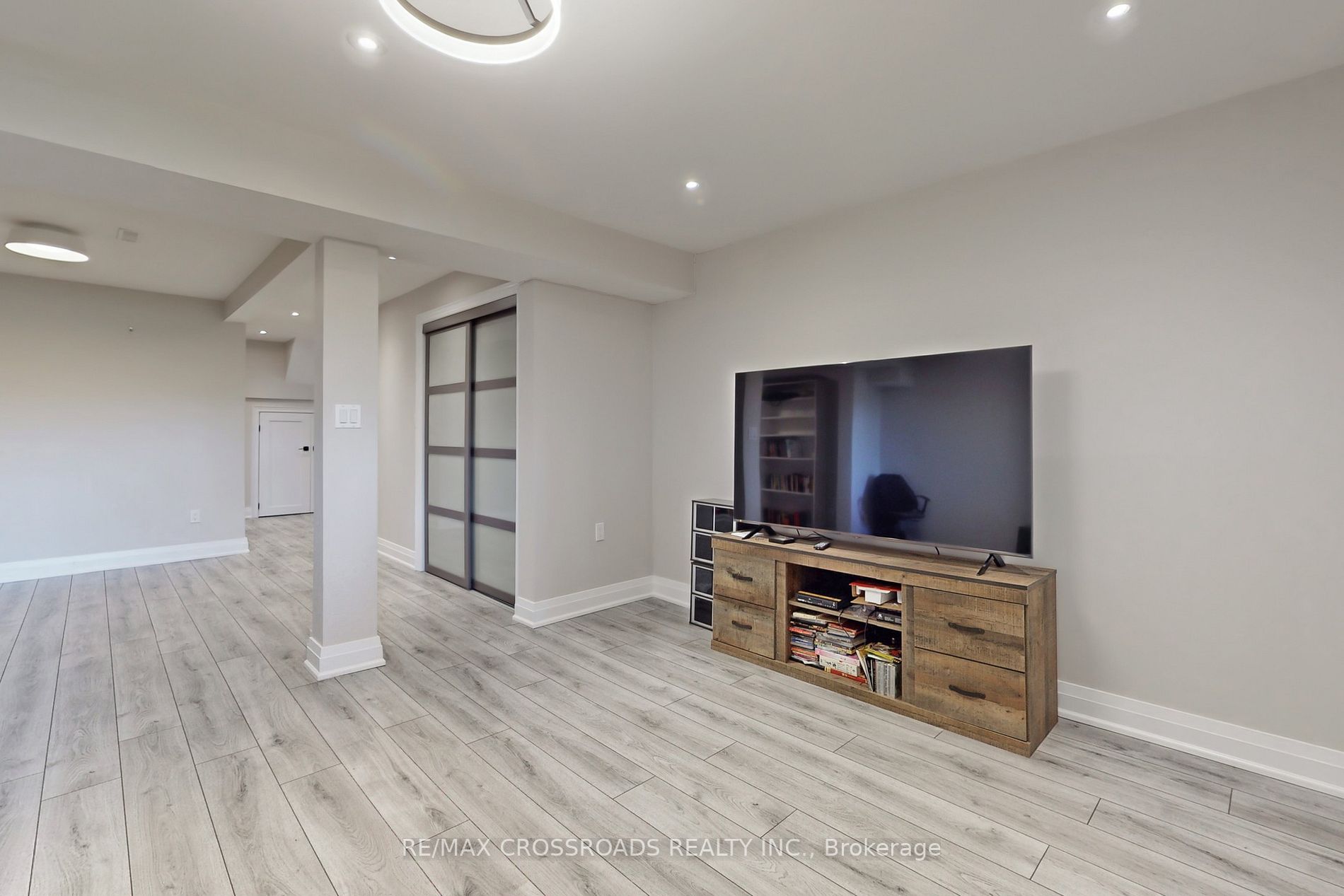 2325 Bridletowne Circ