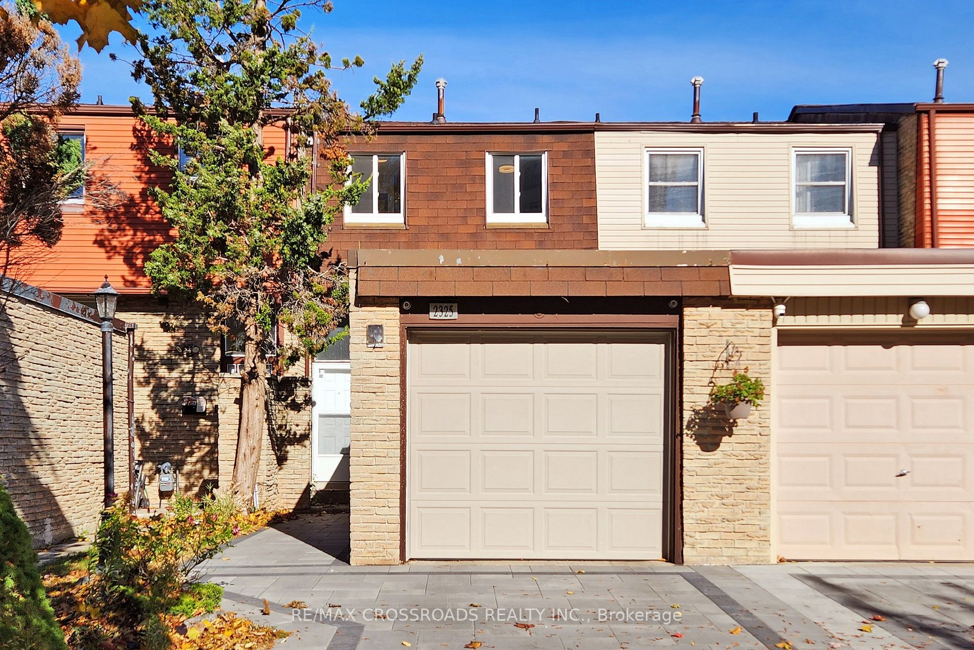 2325 Bridletowne Circ