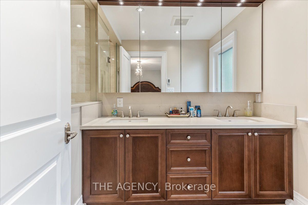 11 Northbrook Rd