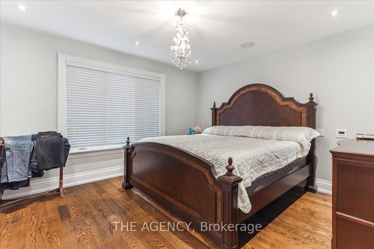 11 Northbrook Rd