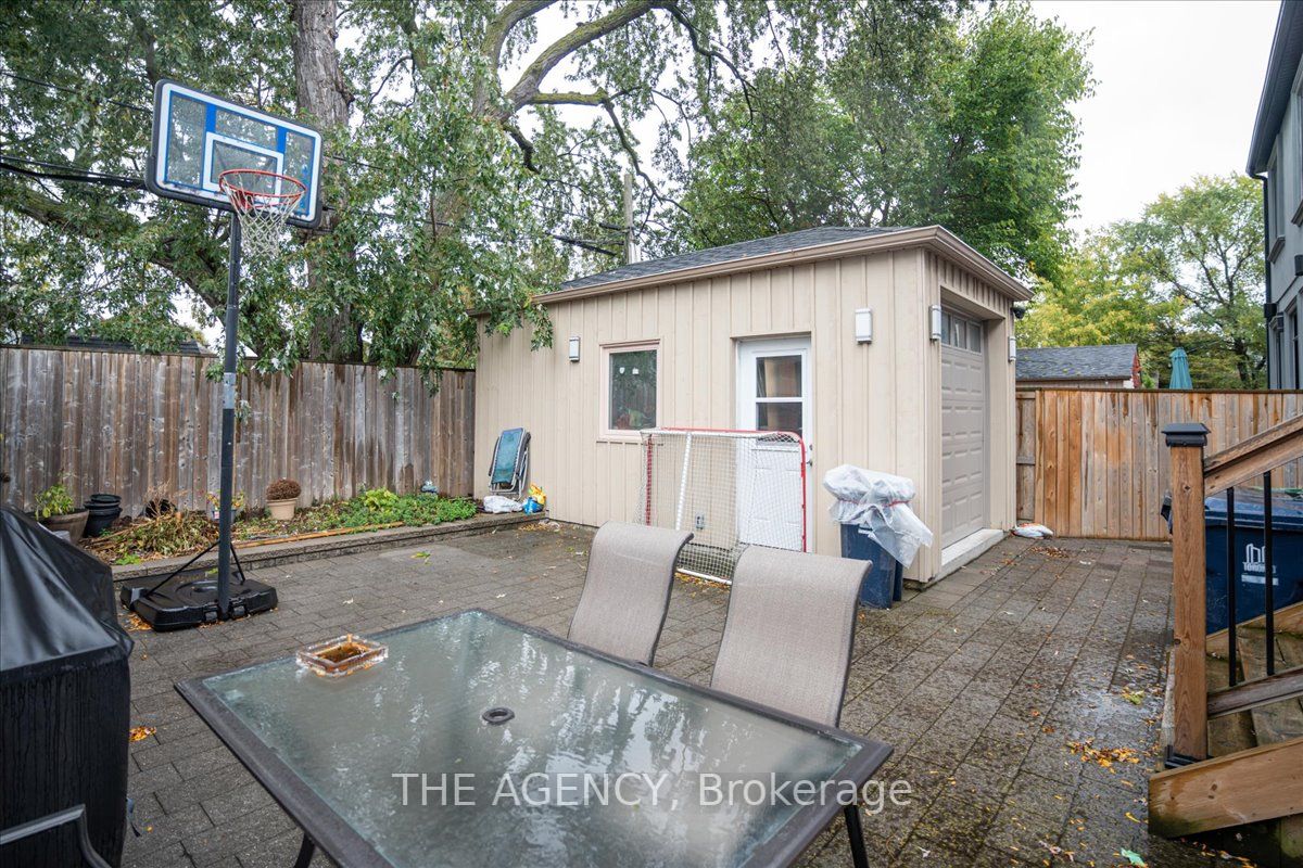 11 Northbrook Rd