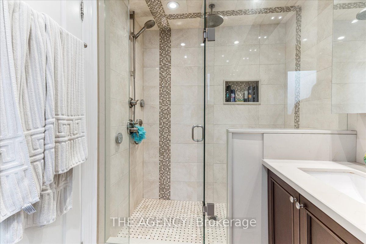 11 Northbrook Rd