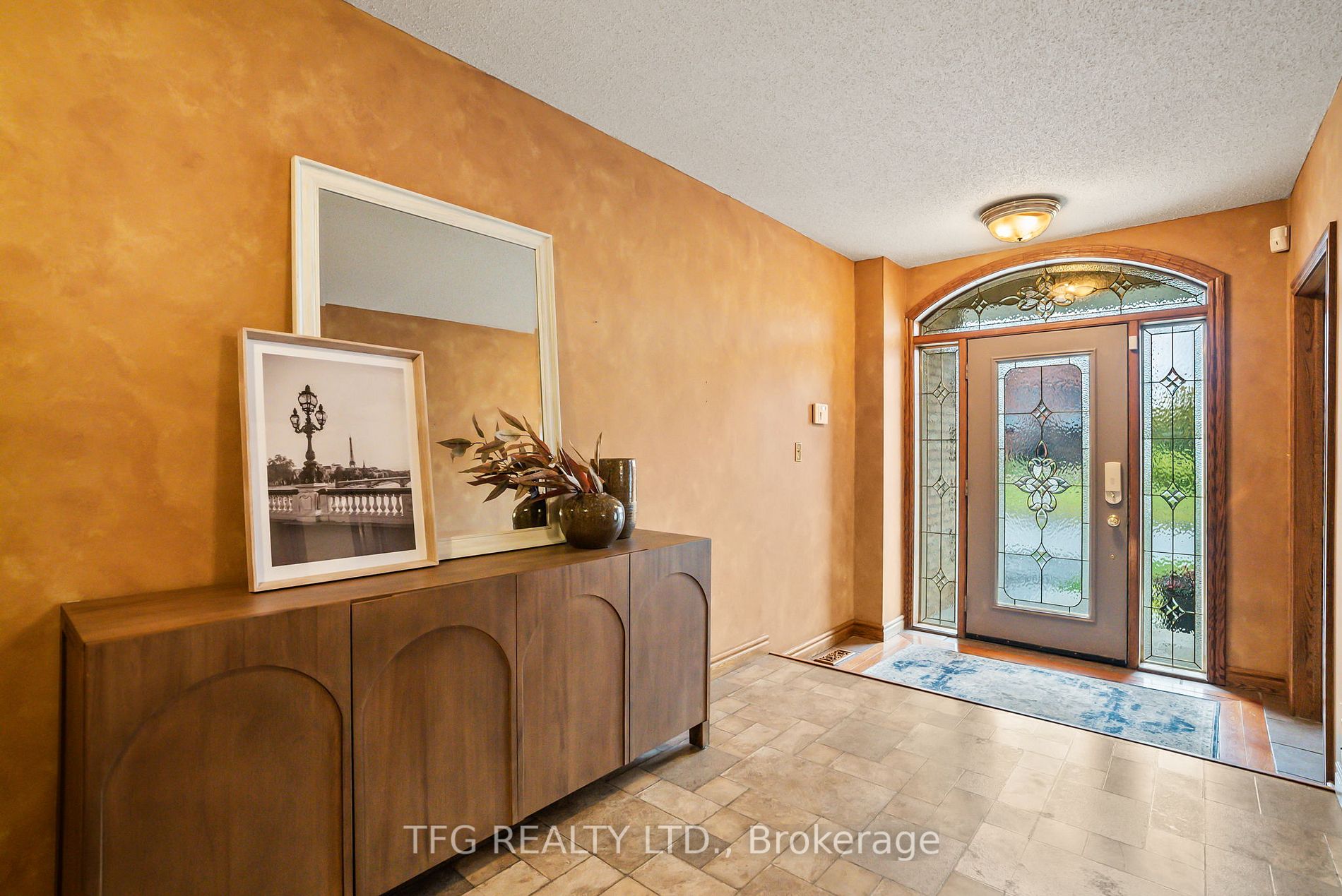 23 Kingswood Dr