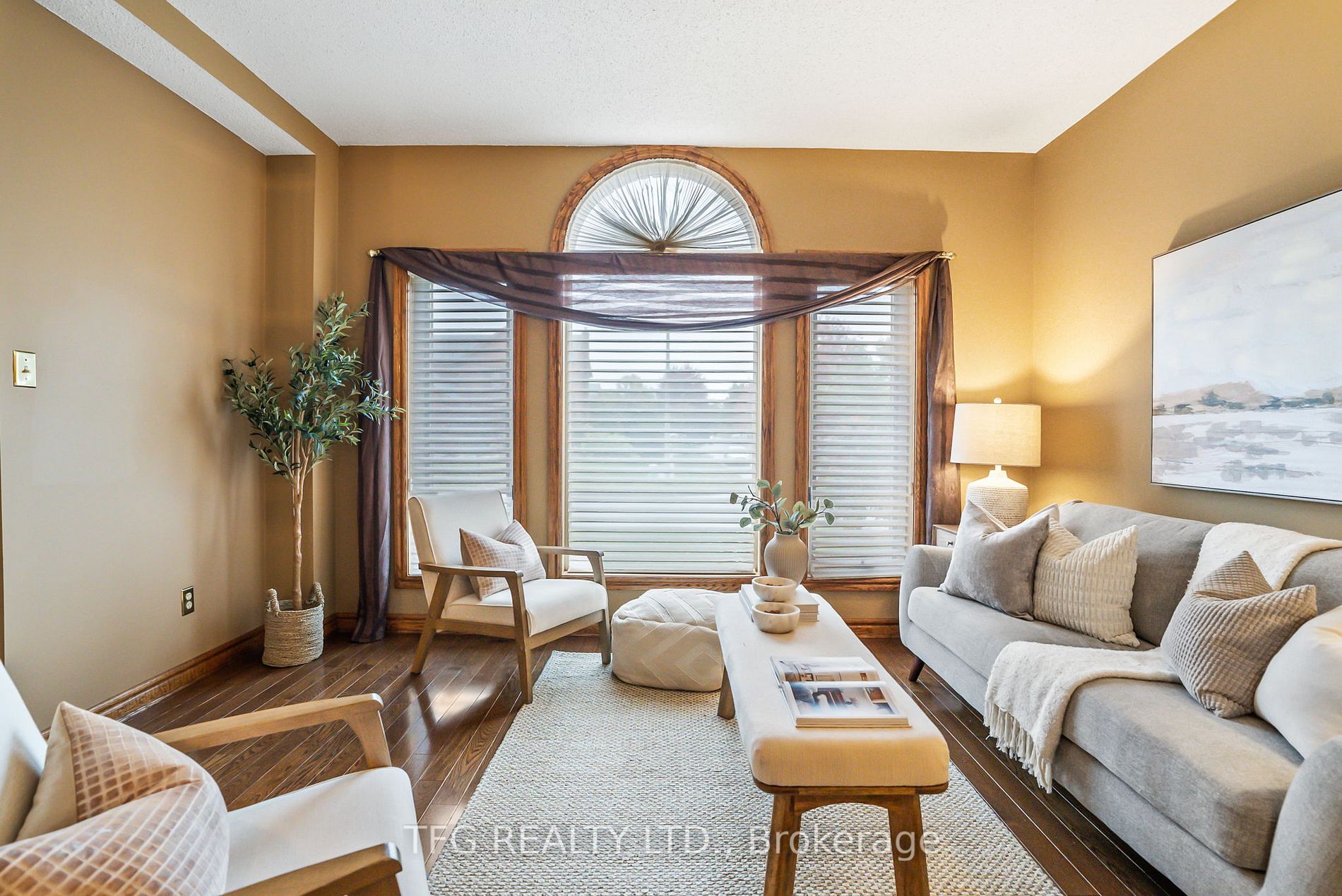 23 Kingswood Dr