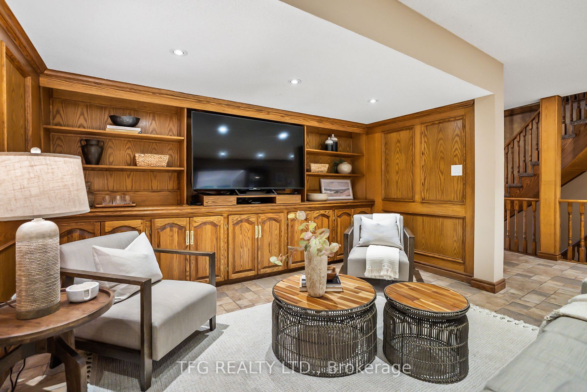 23 Kingswood Dr