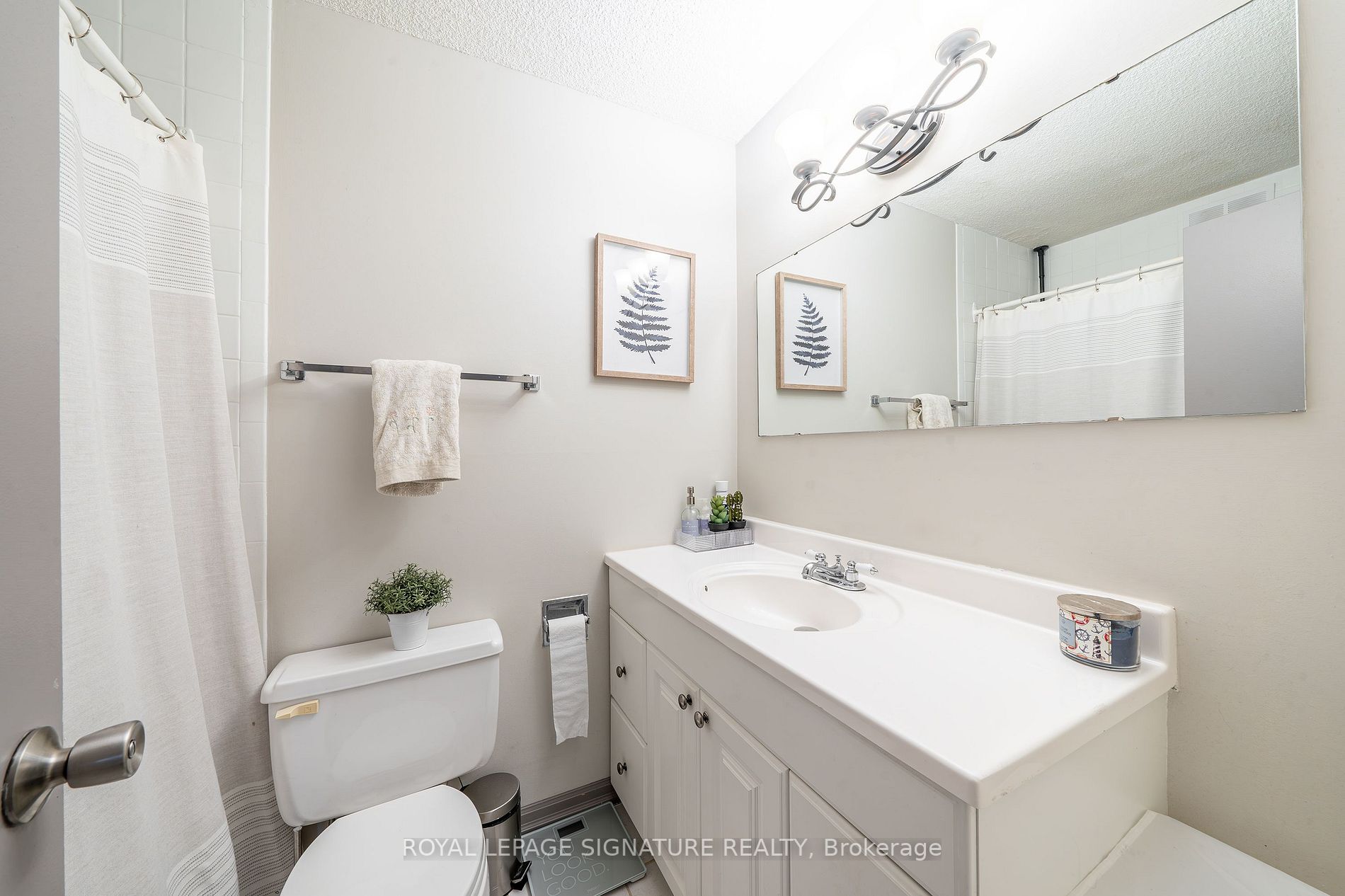 92 Church St S, #301