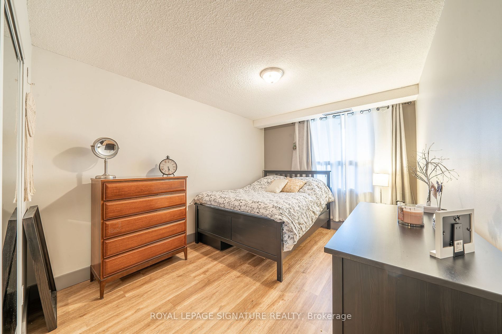 92 Church St S, #301