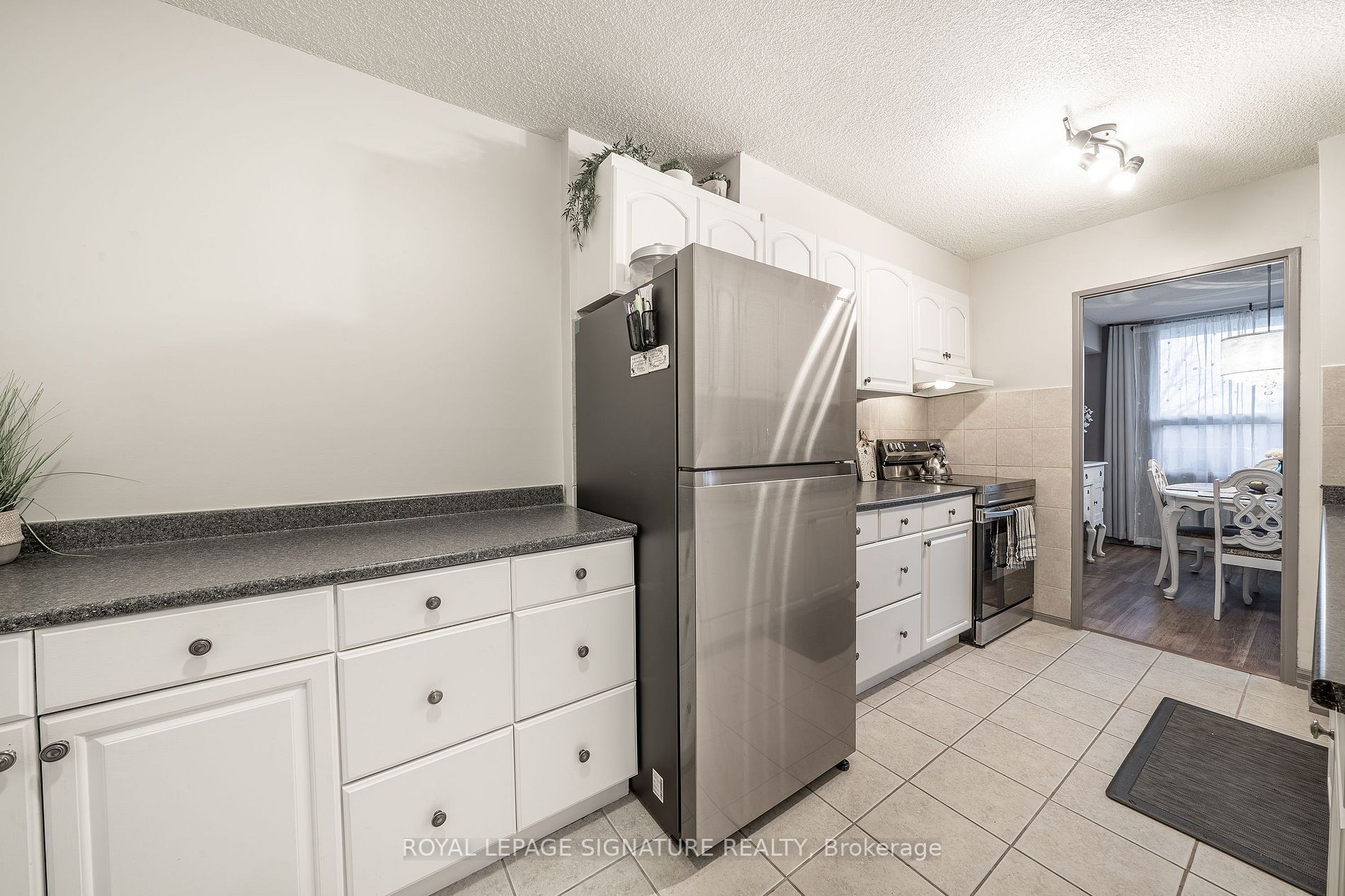 92 Church St S, #301