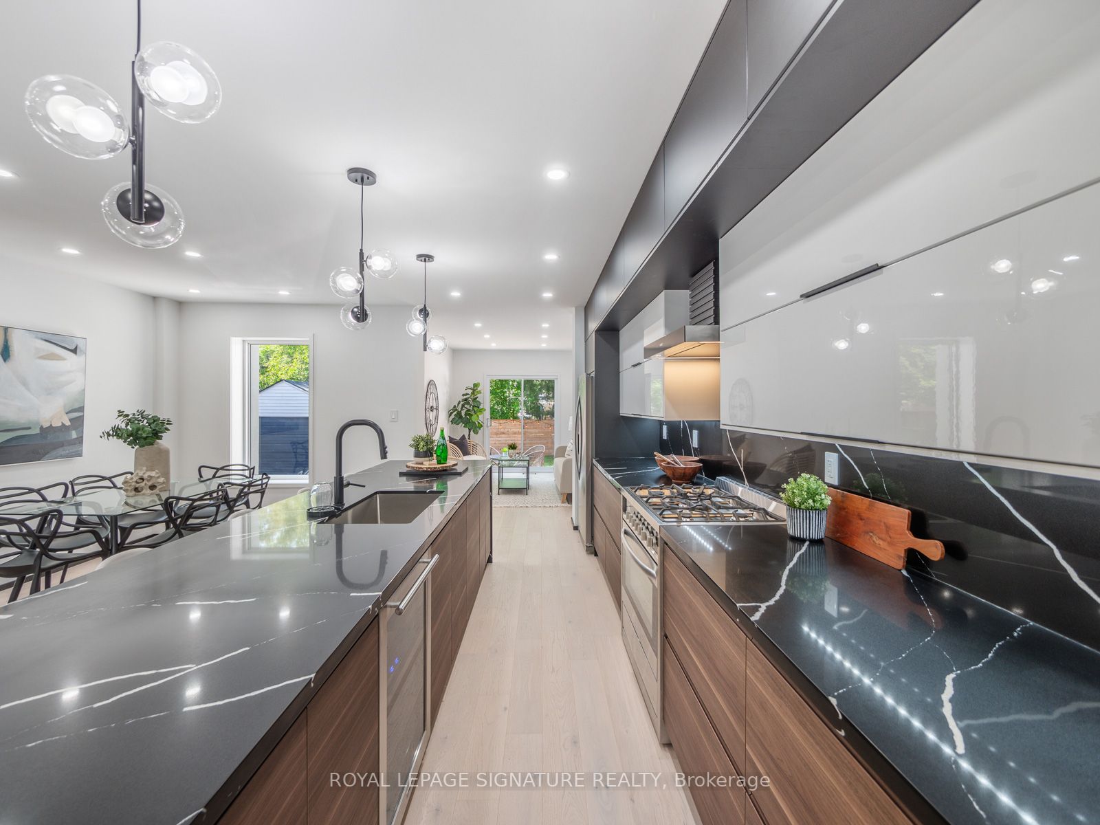 186 Oak Park Ave