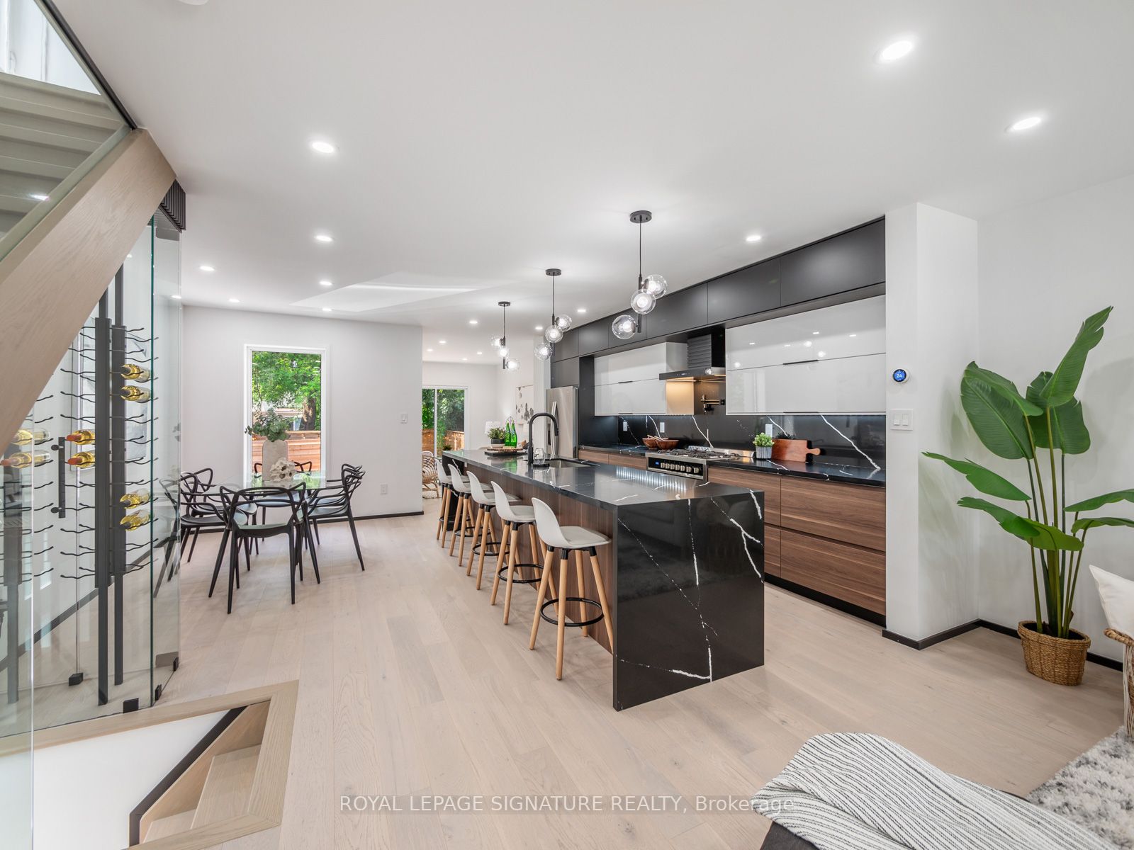 186 Oak Park Ave