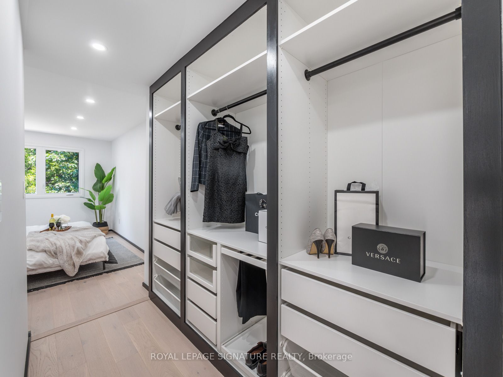186 Oak Park Ave