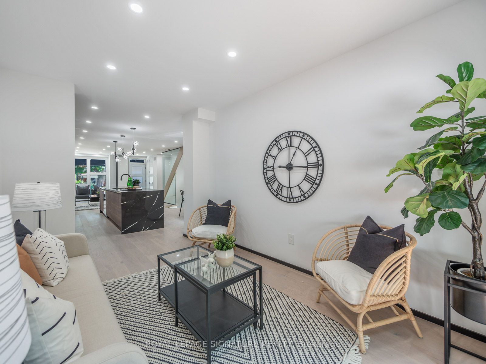 186 Oak Park Ave