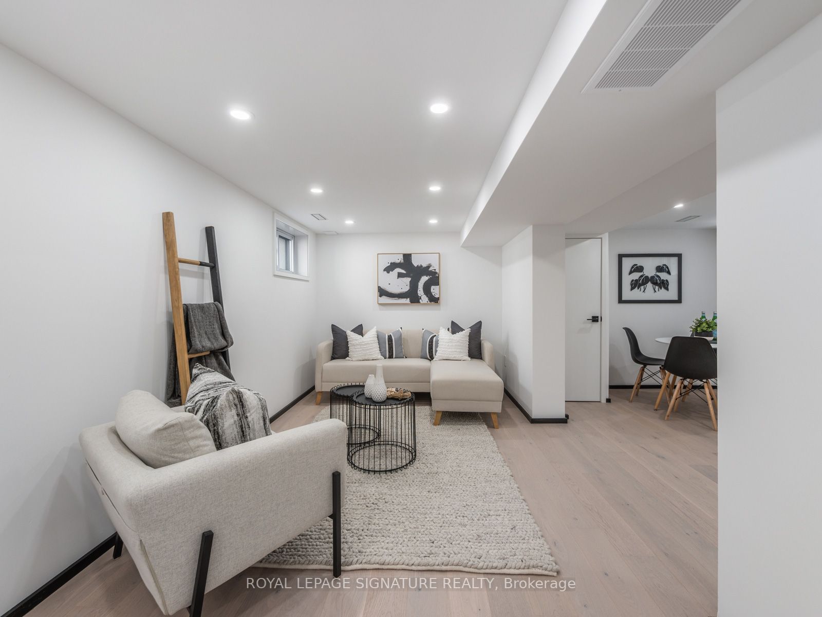 186 Oak Park Ave