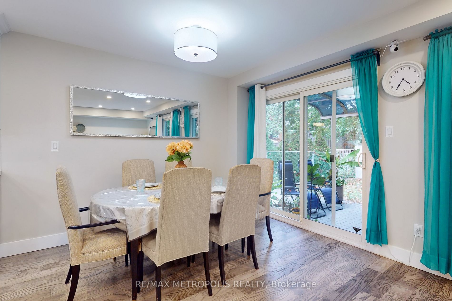 119 Deanscroft Sq