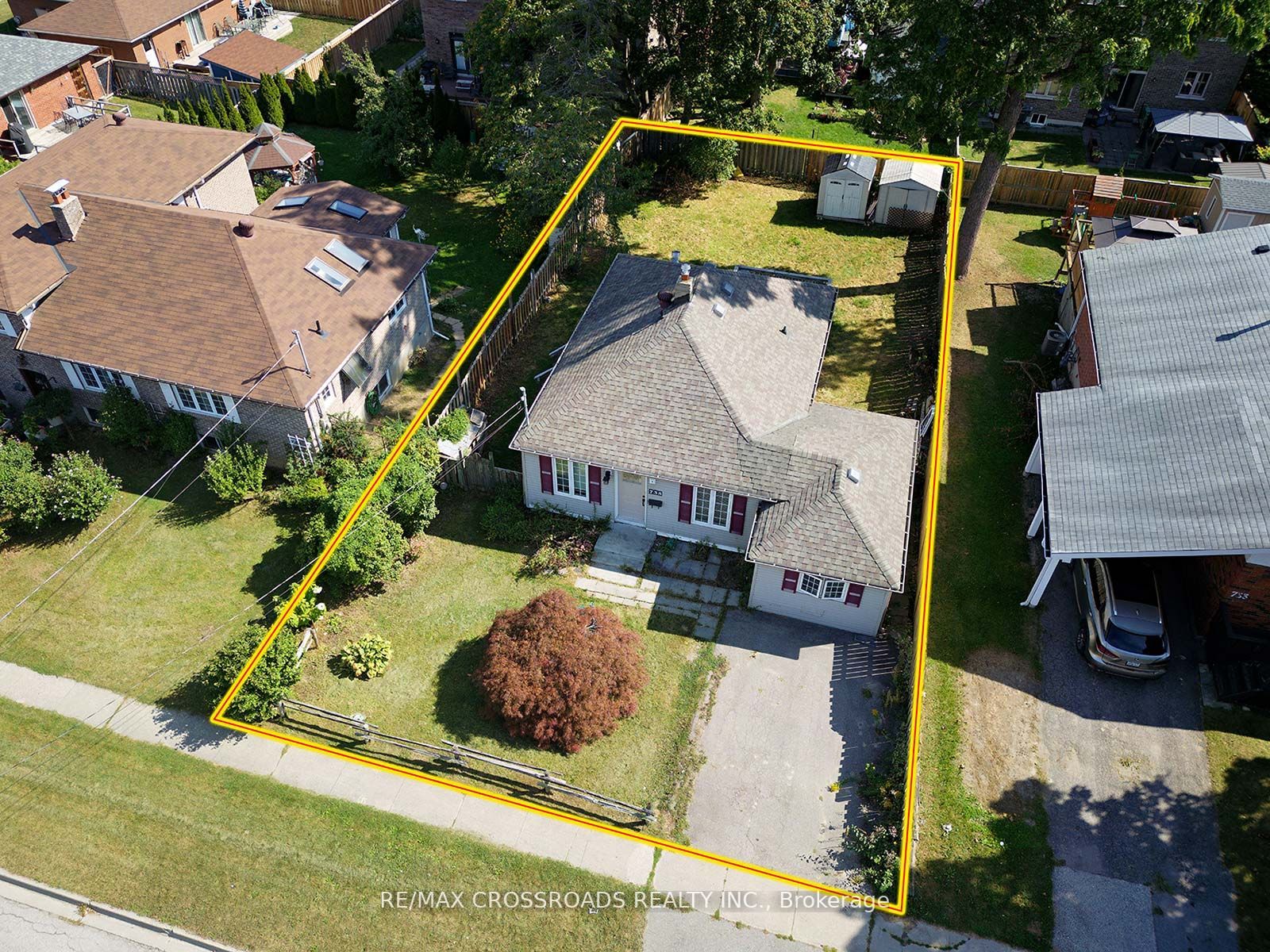 735 Hillcrest Rd
