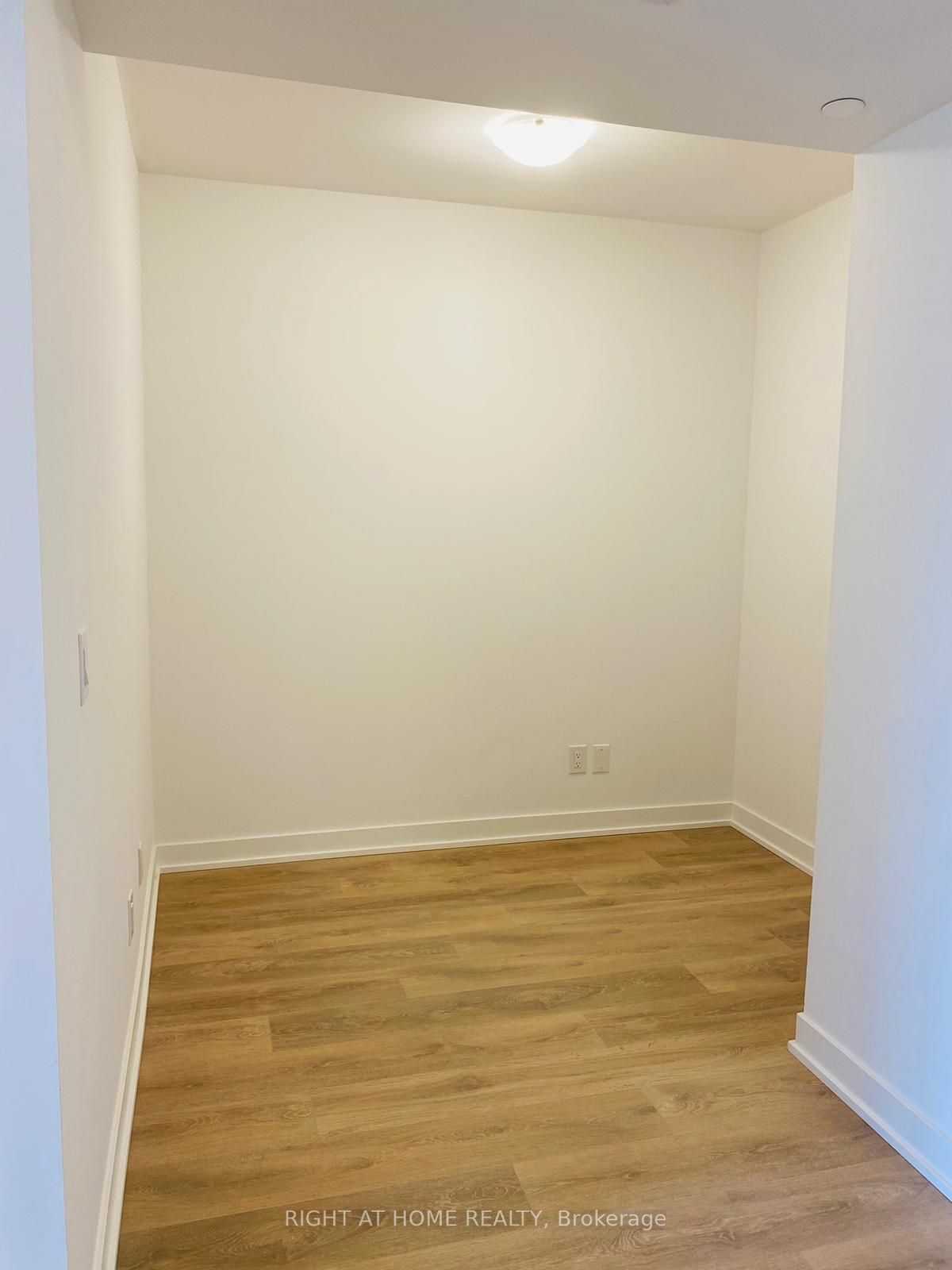 2033 Kennedy Rd Rd, #316