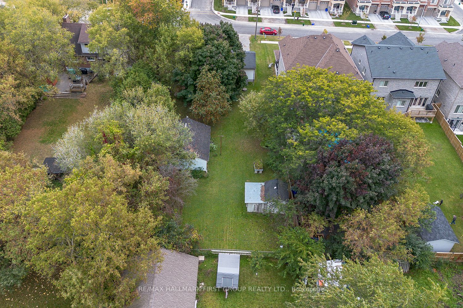 8 Grayson Rd