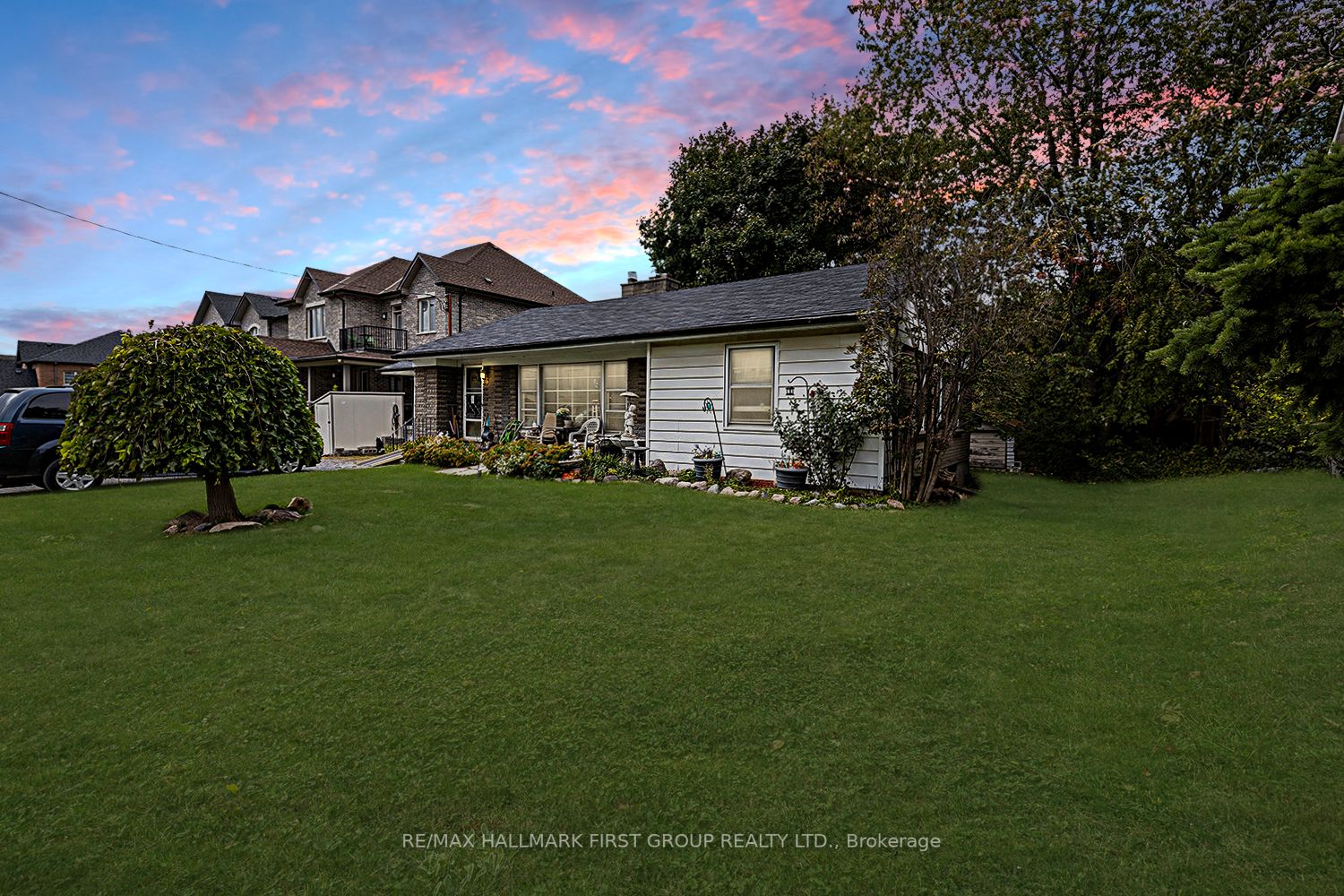8 Grayson Rd