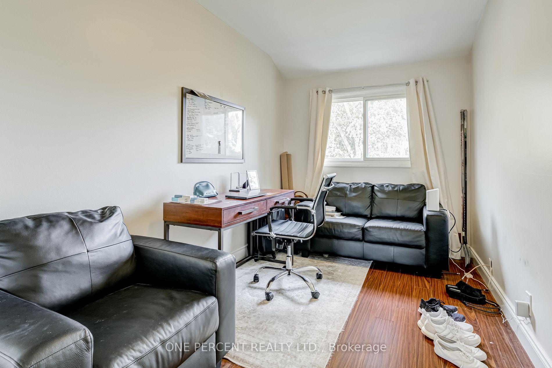 702A Krosno Blvd