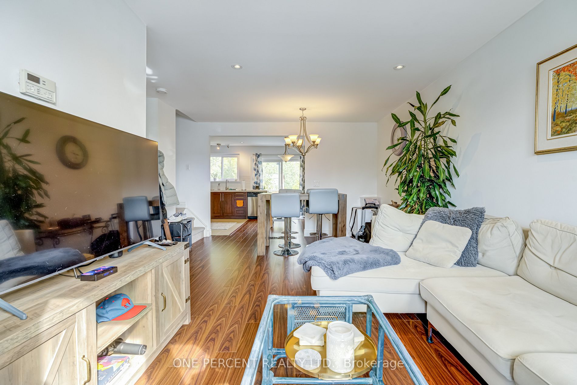 702A Krosno Blvd