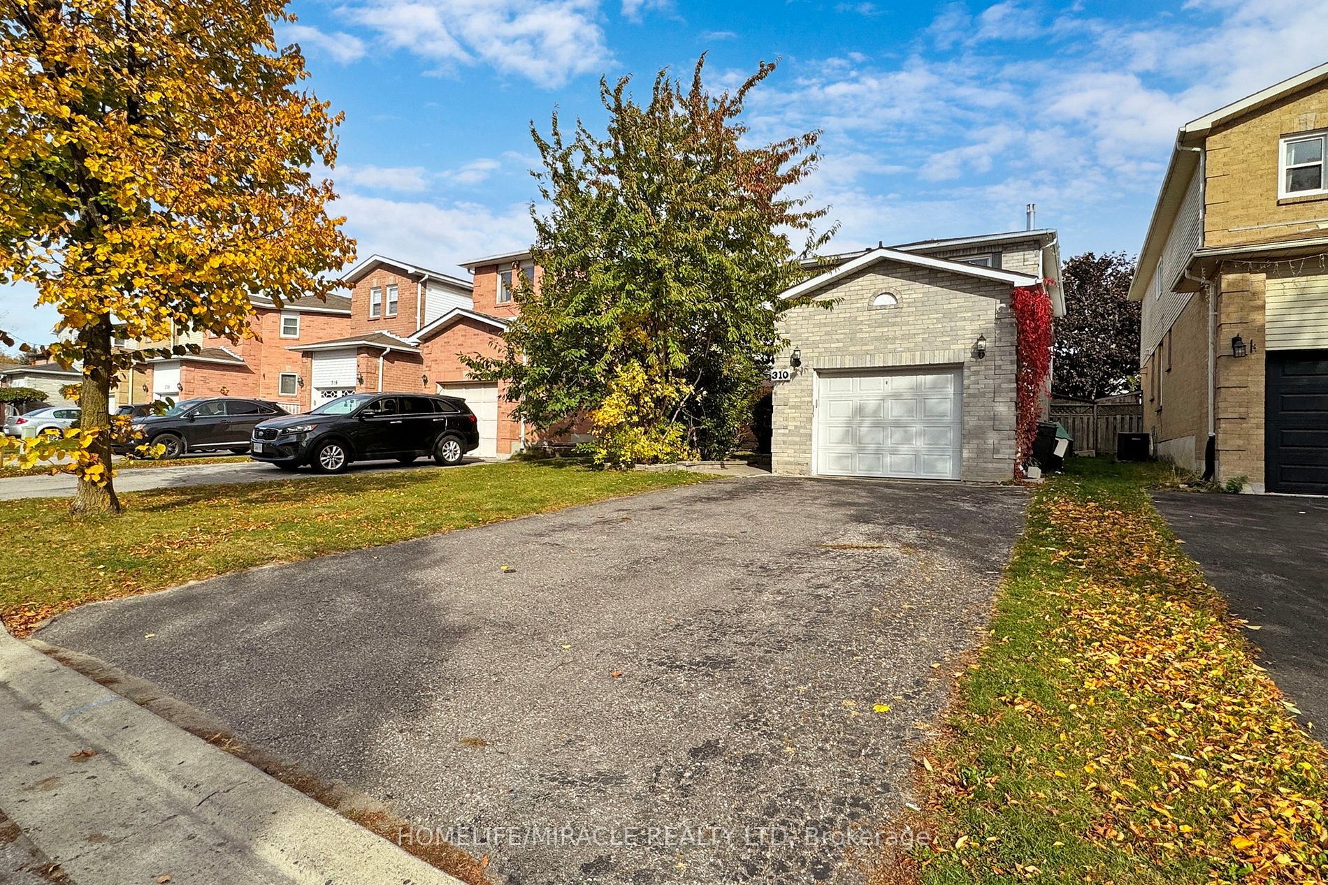 310 Bristol Cres E