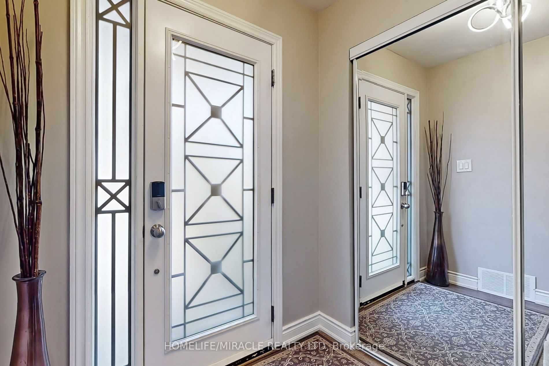 310 Bristol Cres E