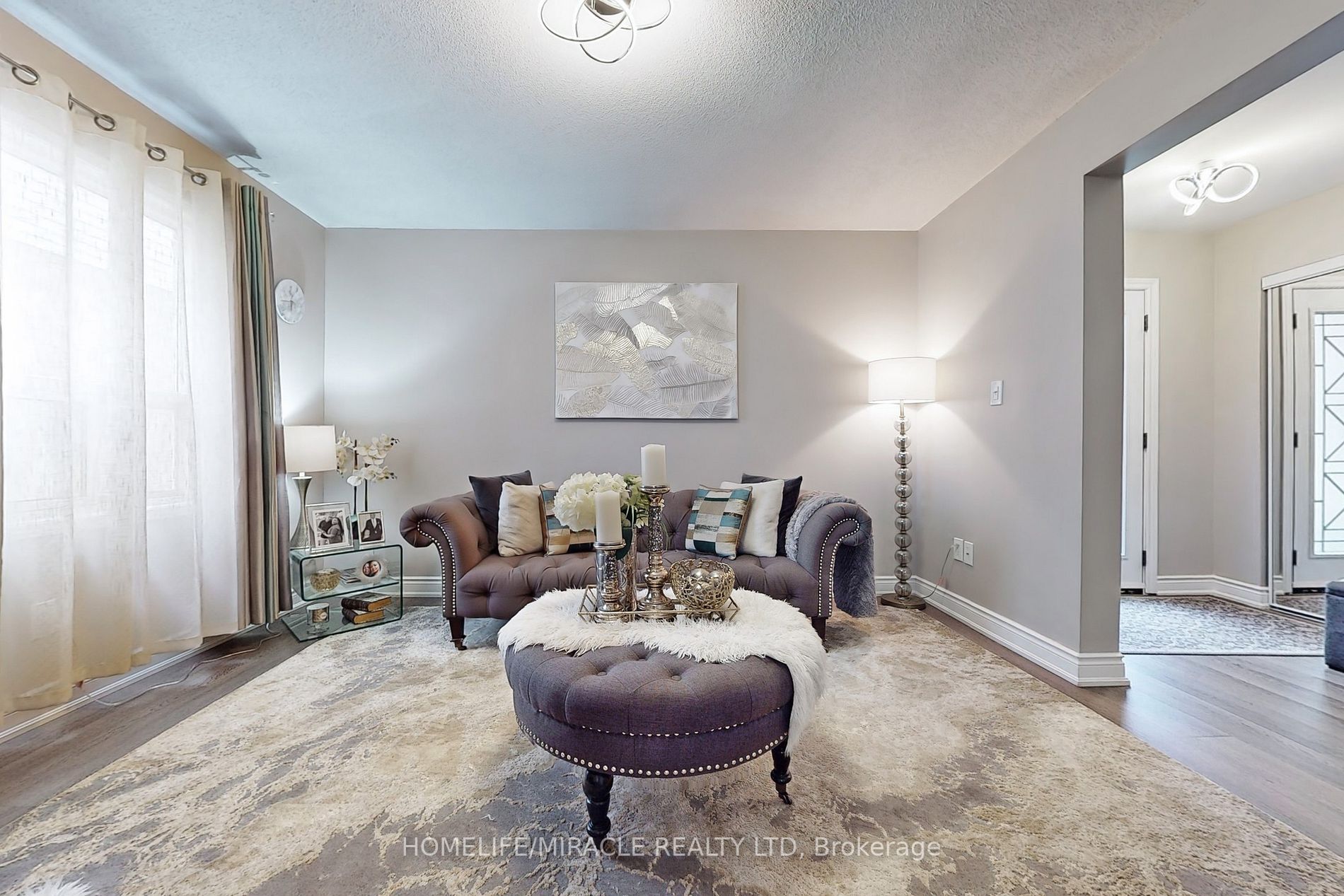 310 Bristol Cres E