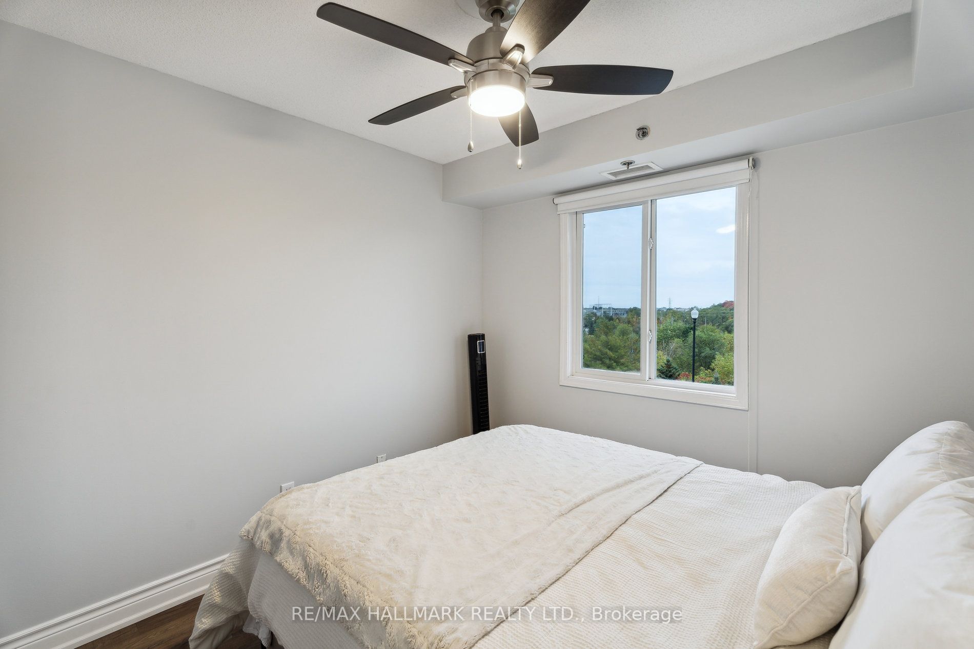 684 Warden Ave, #407