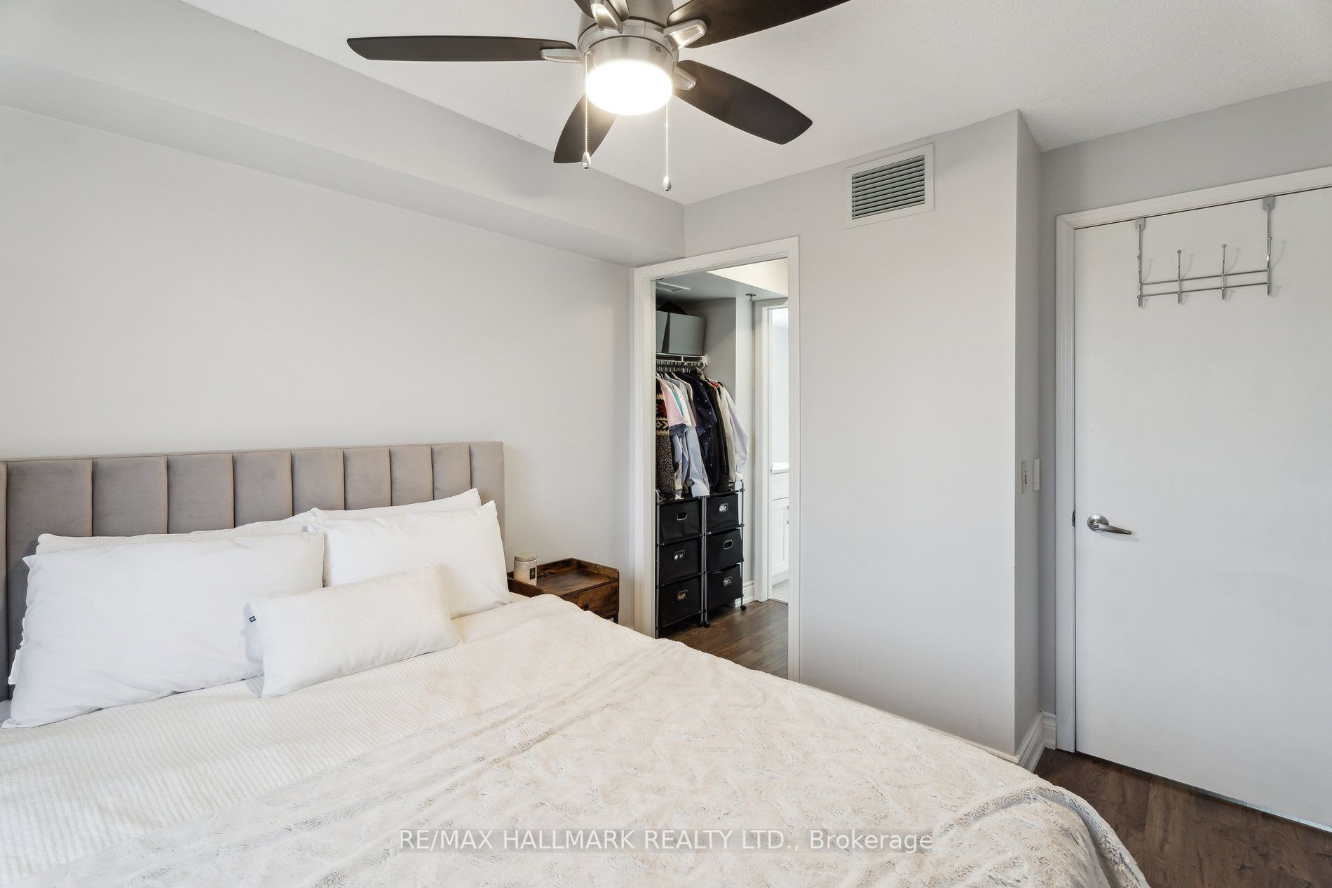 684 Warden Ave, #407