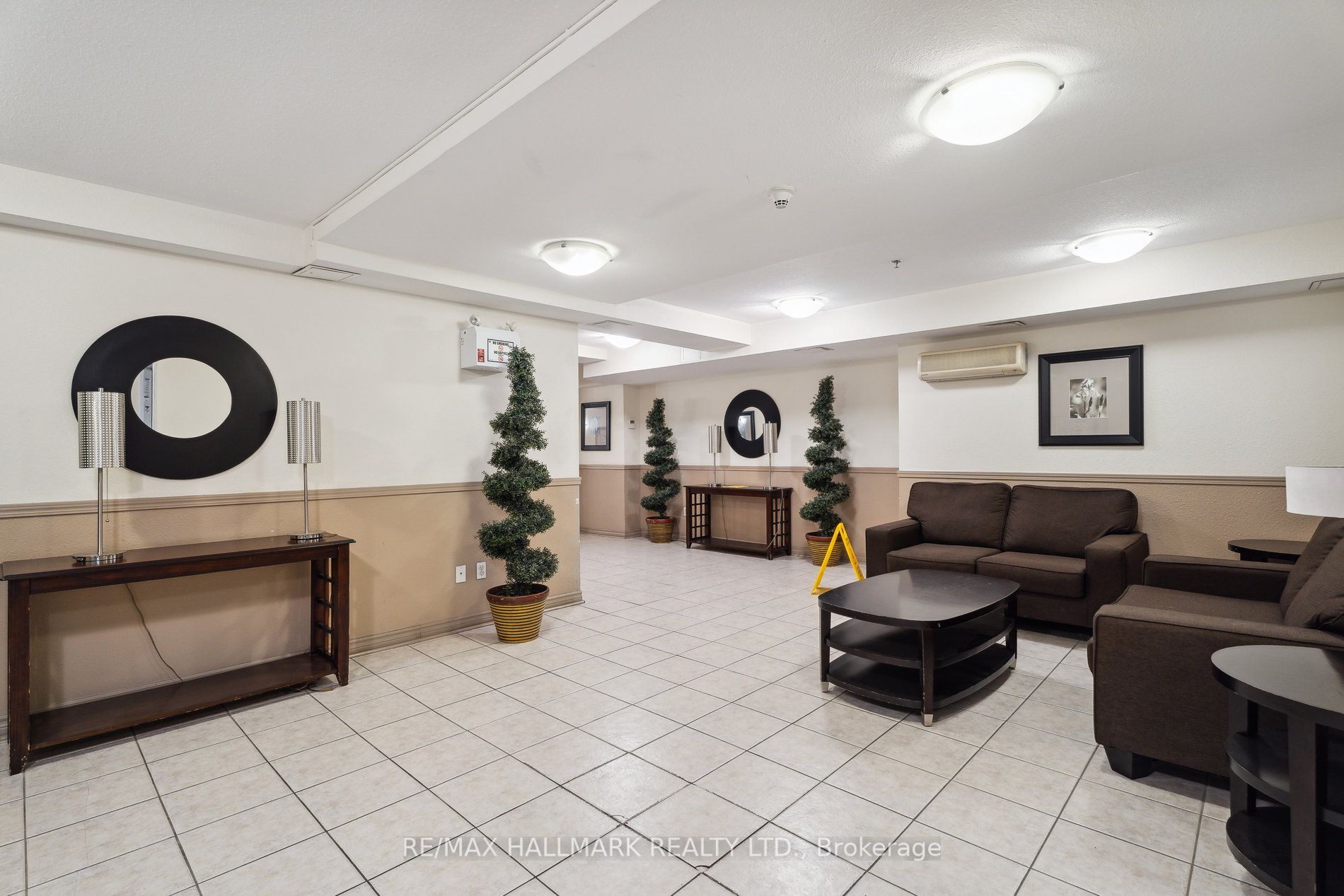 684 Warden Ave, #407