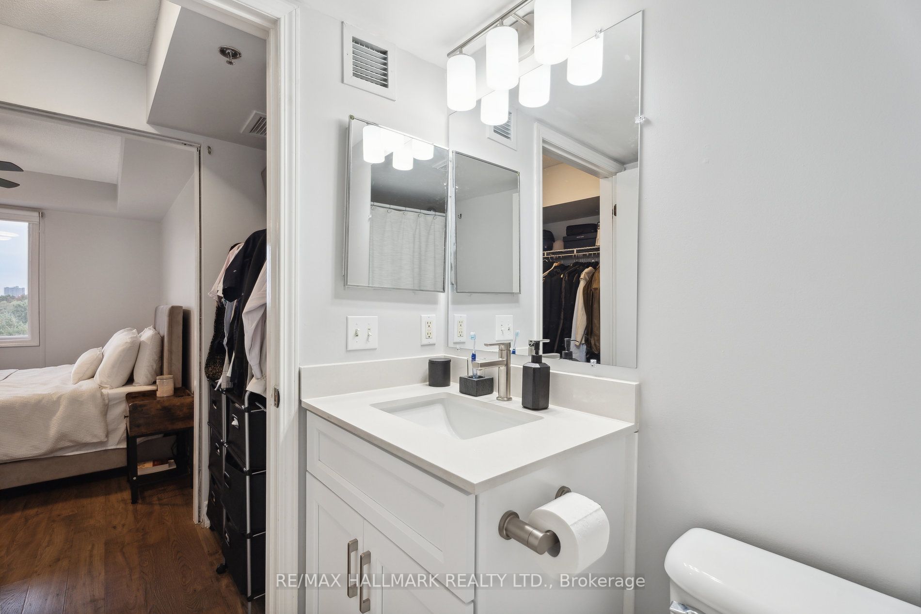 684 Warden Ave, #407