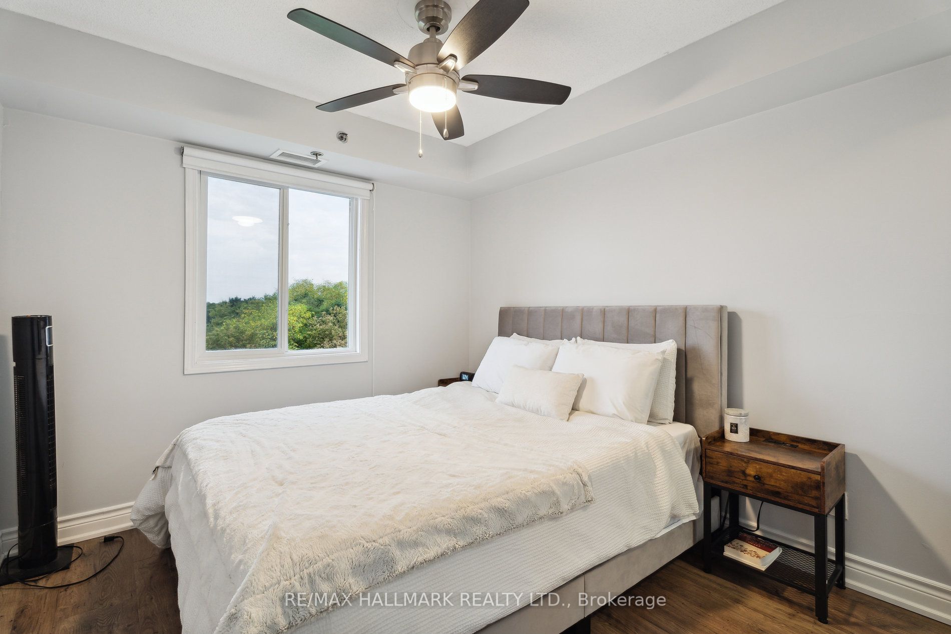 684 Warden Ave, #407