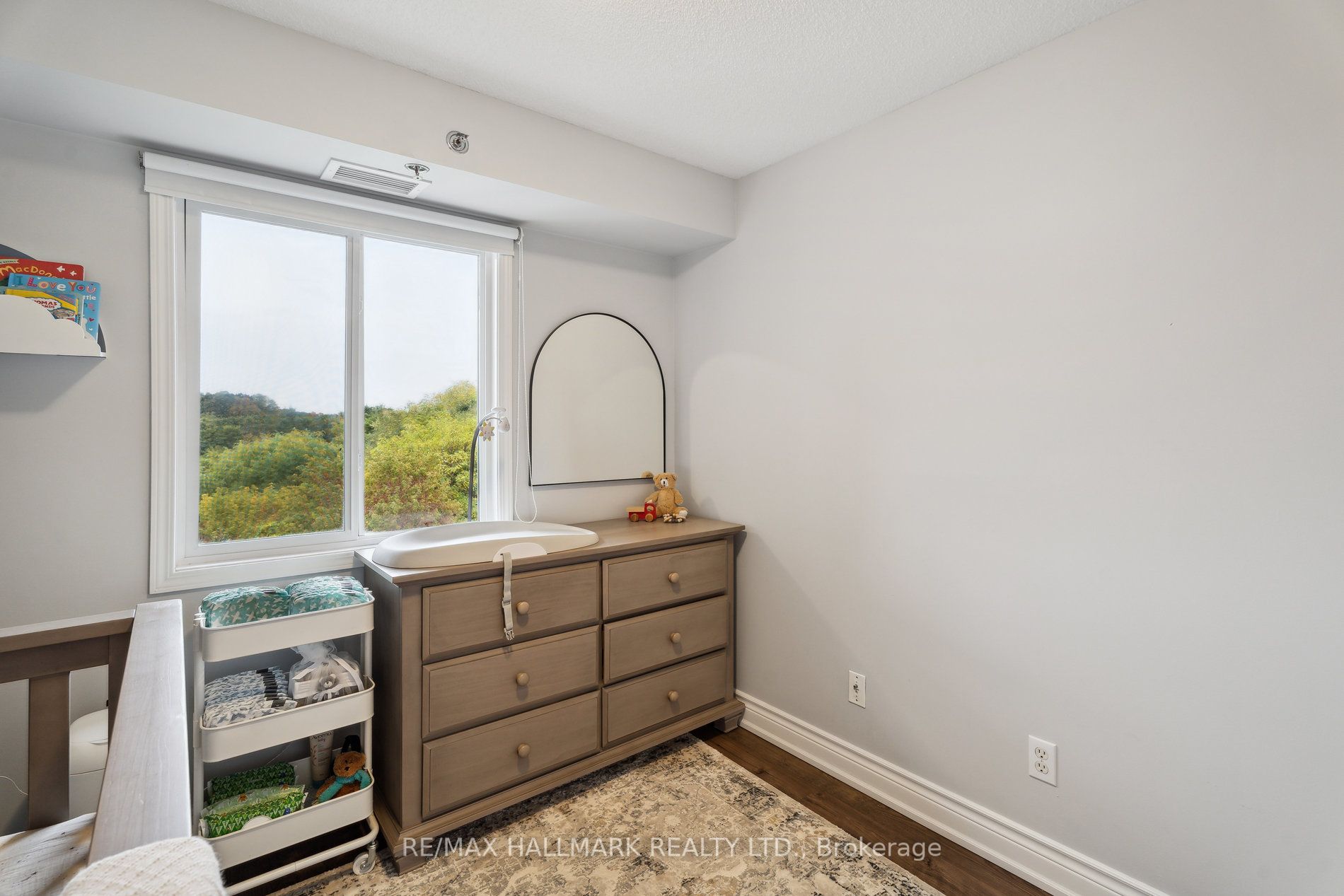 684 Warden Ave, #407