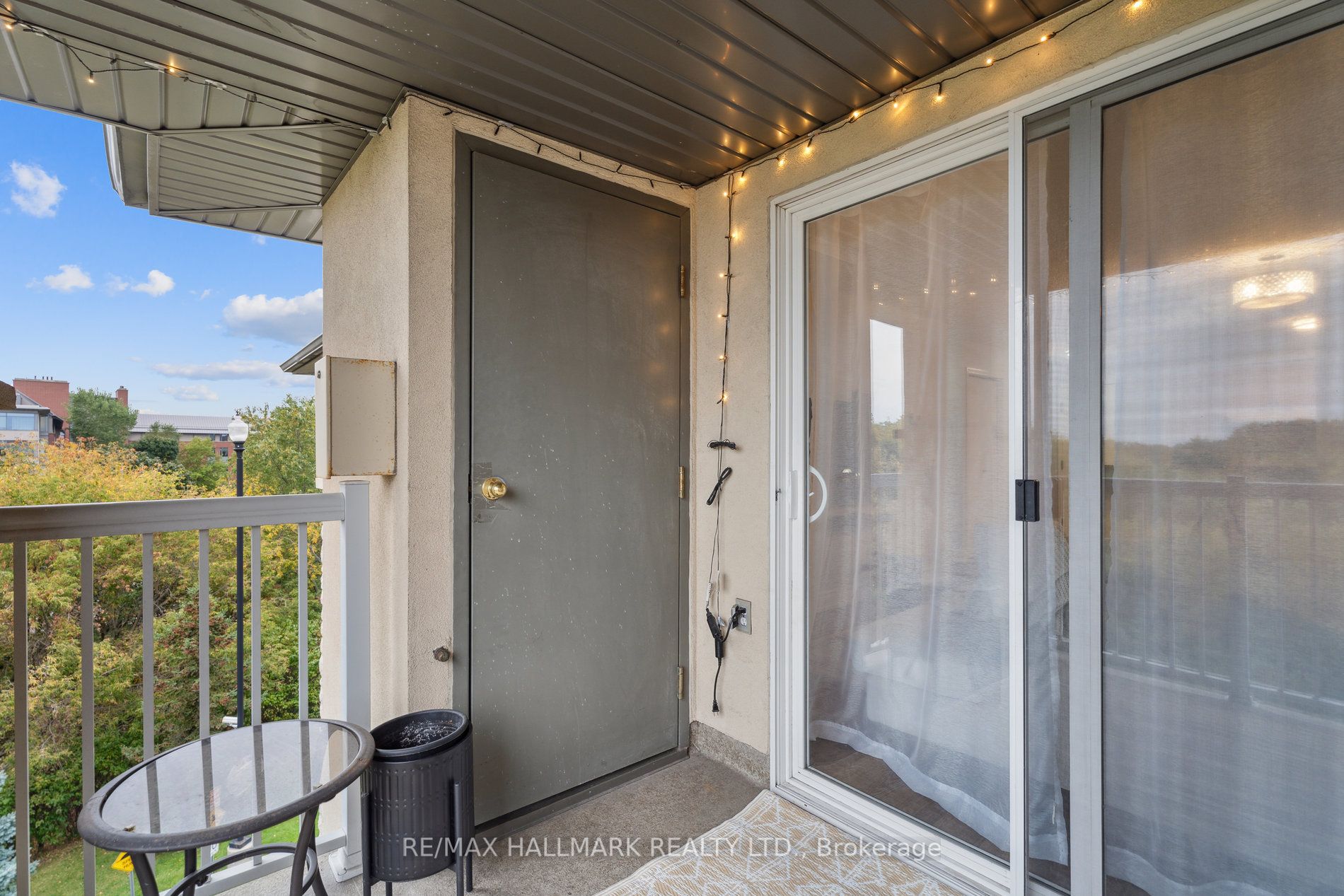 684 Warden Ave, #407